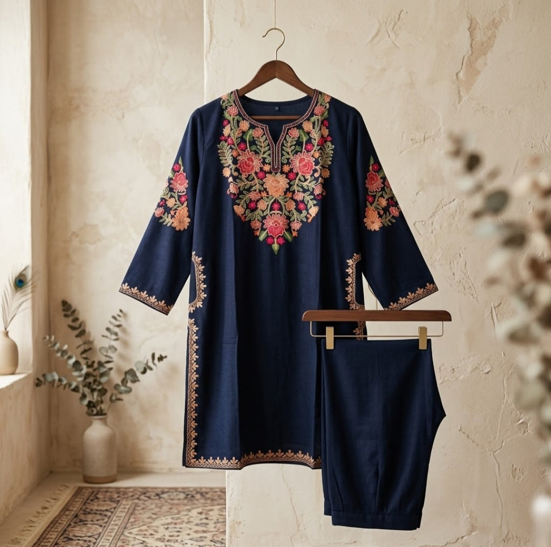 Embroidered kurta trouser: Pashmina