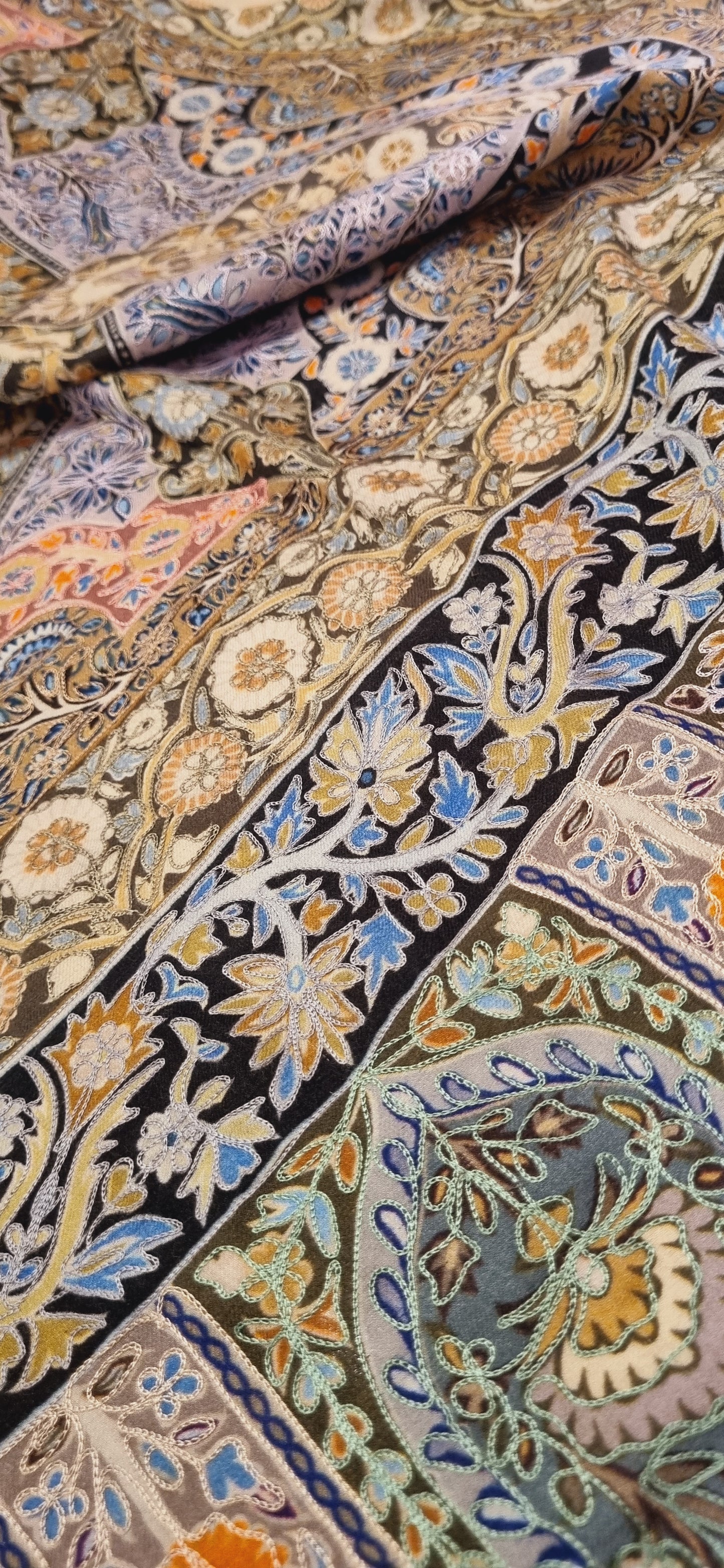 Reelkar embroidered pashmina