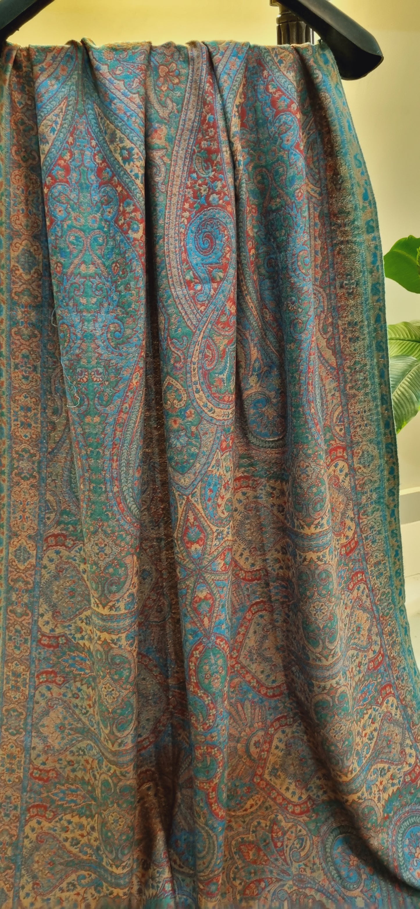 Reversible kaani pashmina shawl