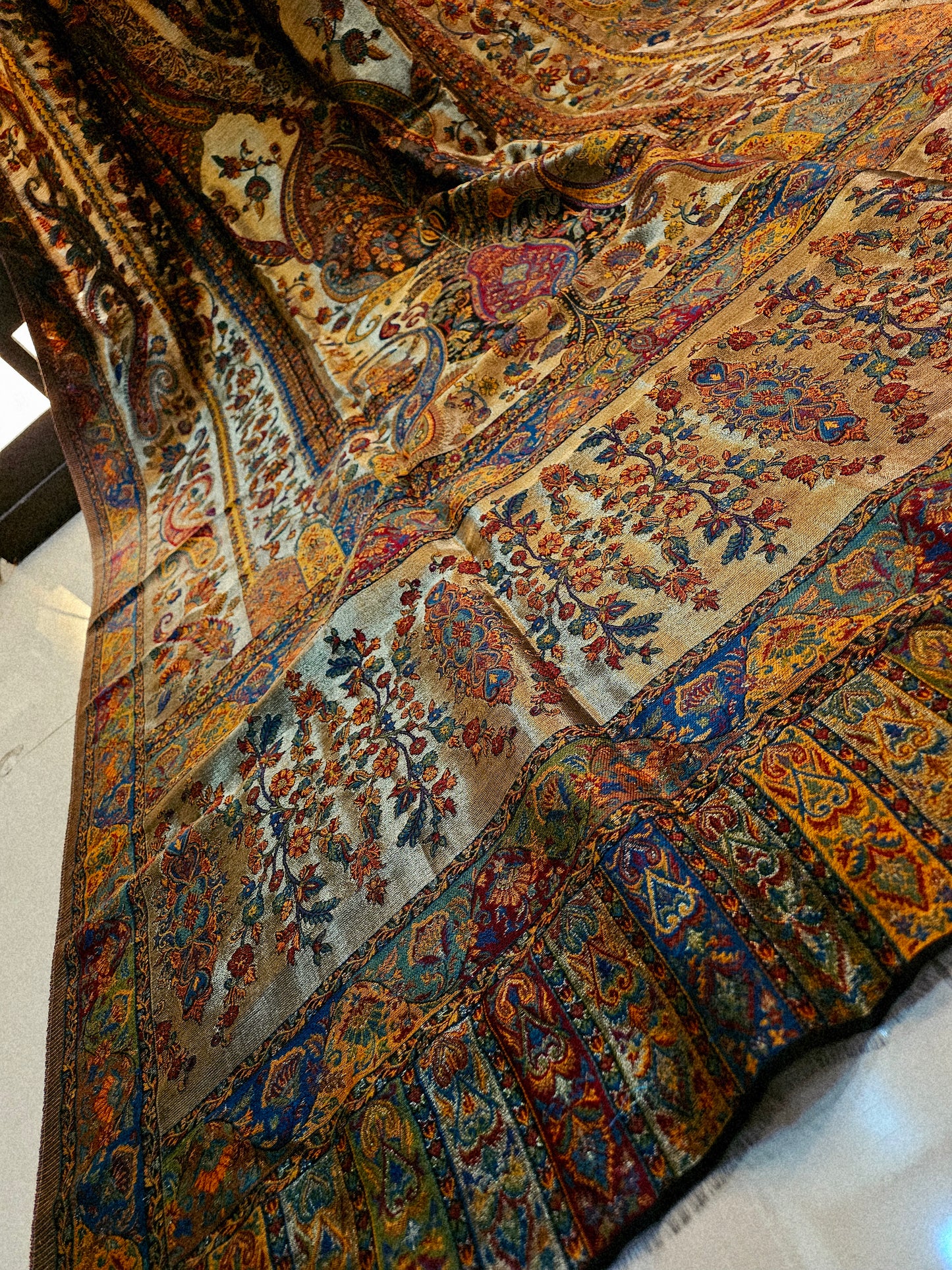 Silky moonlight kaani shawl/dupata