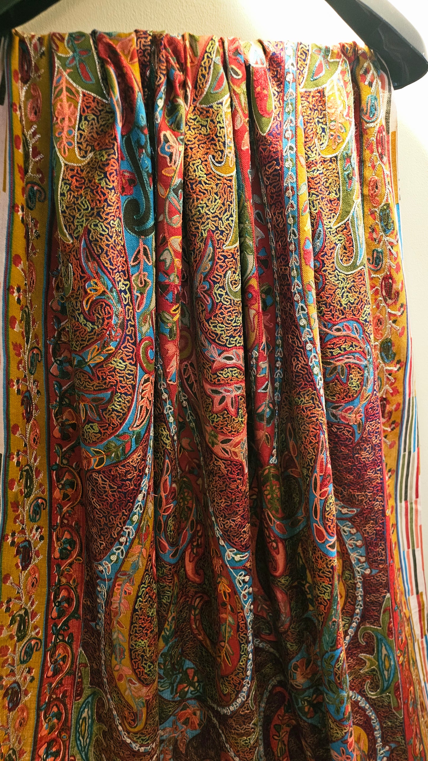 Reelkar embroidered: Pashmina