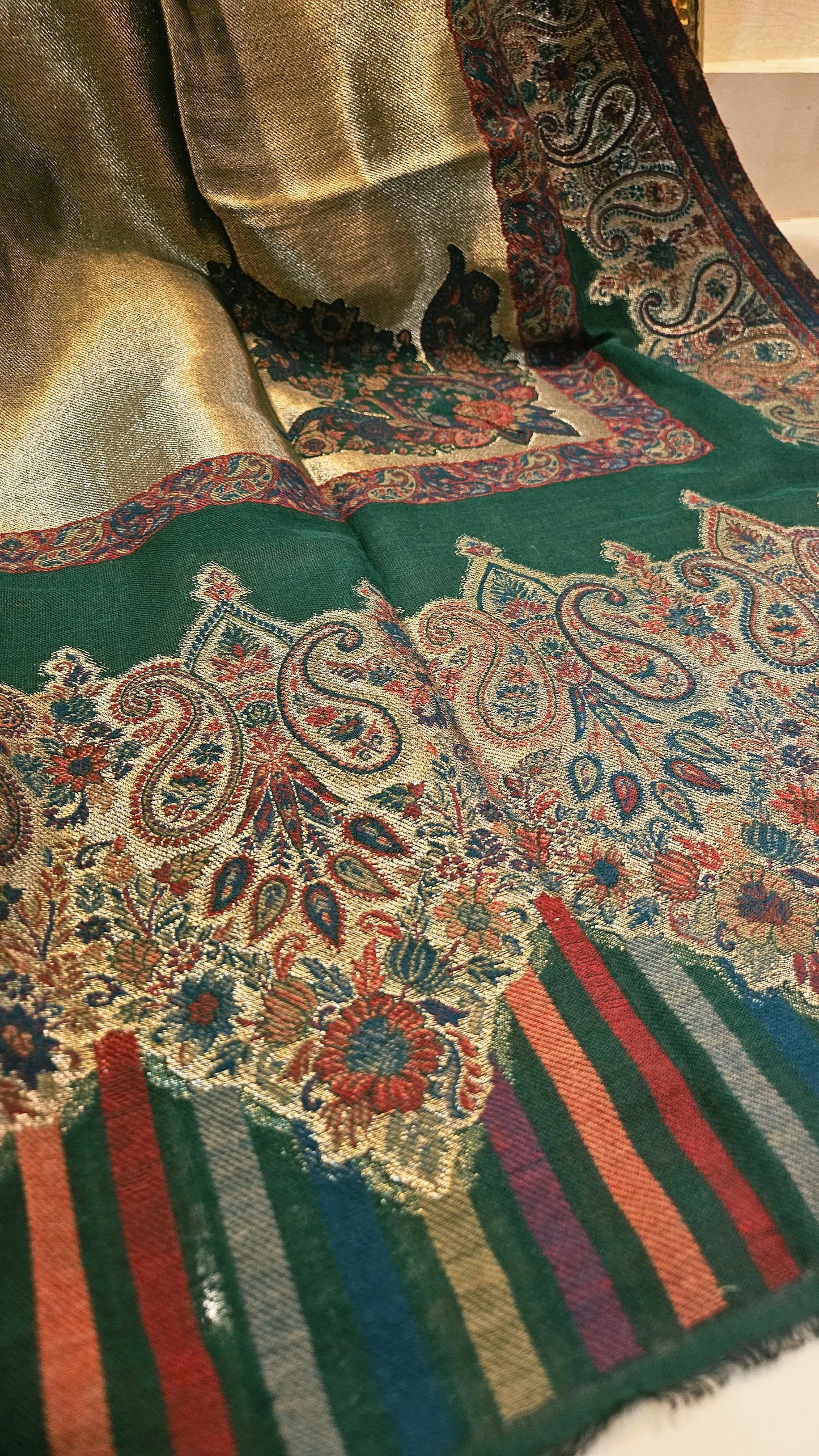 Pyari shawl