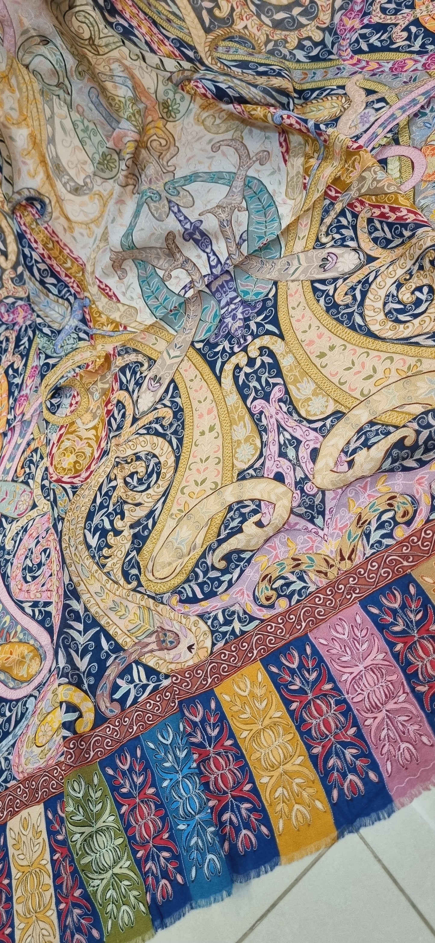 Silk reelkar shawl