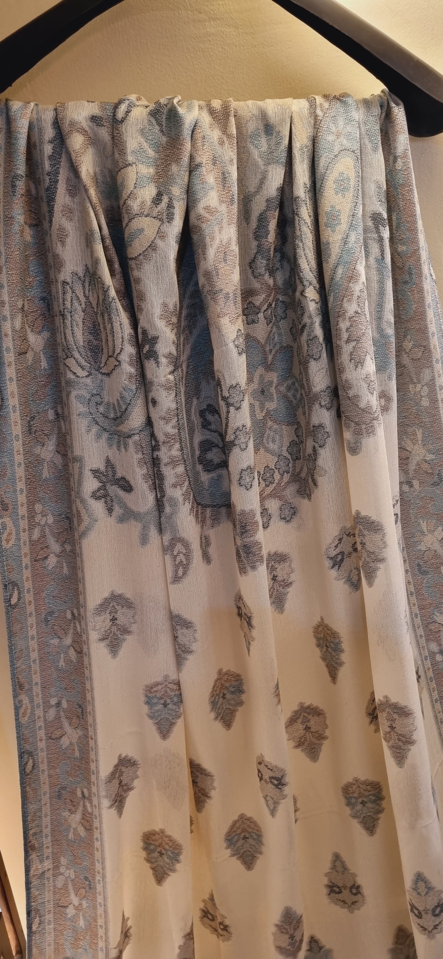 Woolen pashmina kaani shawl