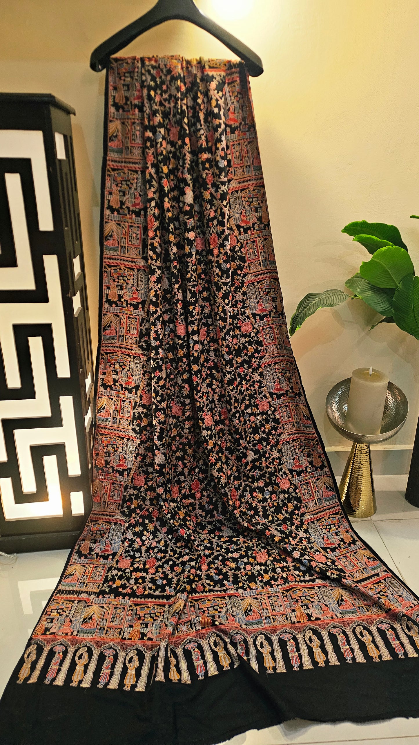 Papermachi embroidered: toosh
