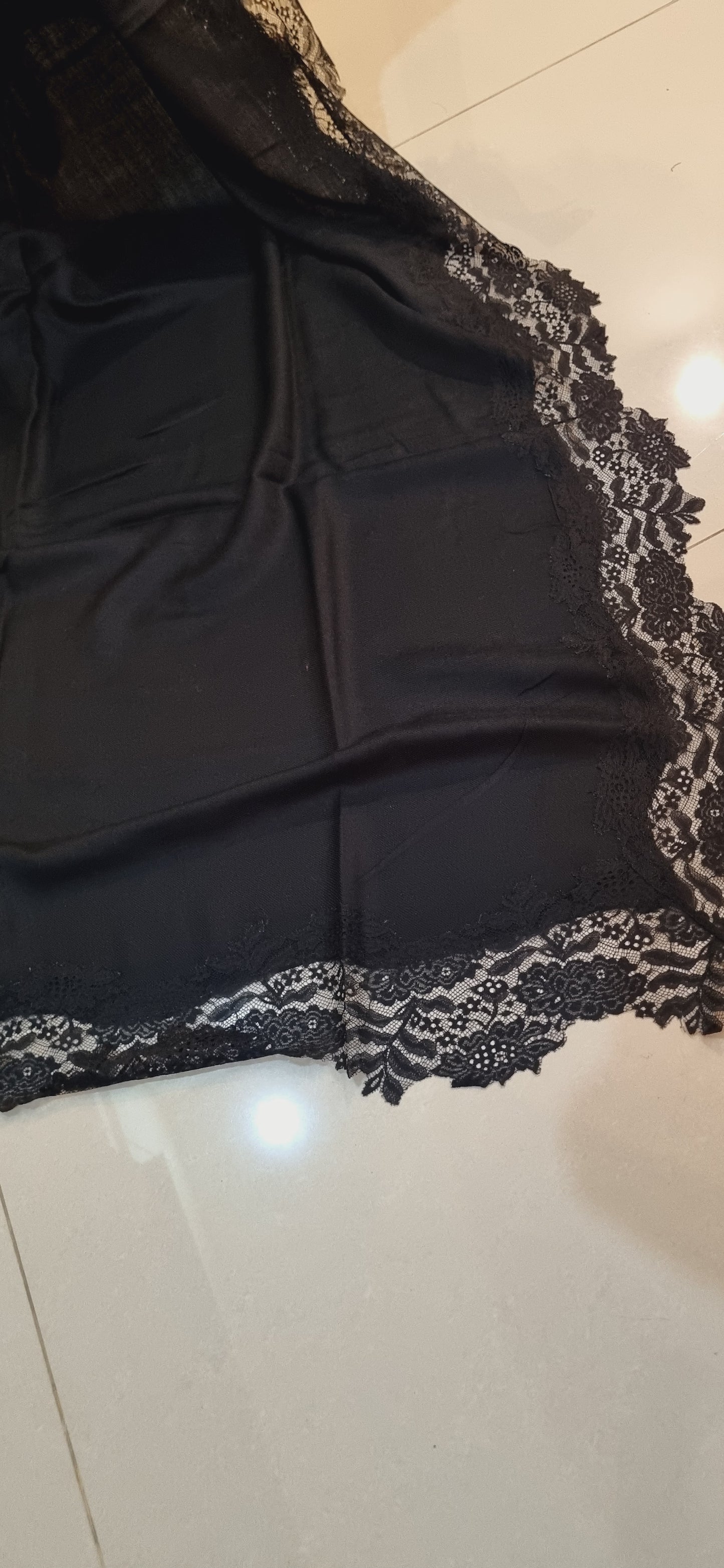 Pashmina chantilly shawl