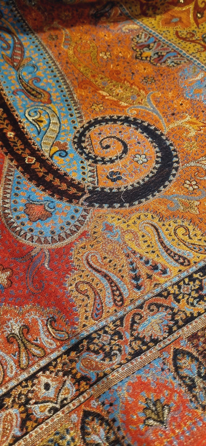 Pashmina kaani with zaree weave