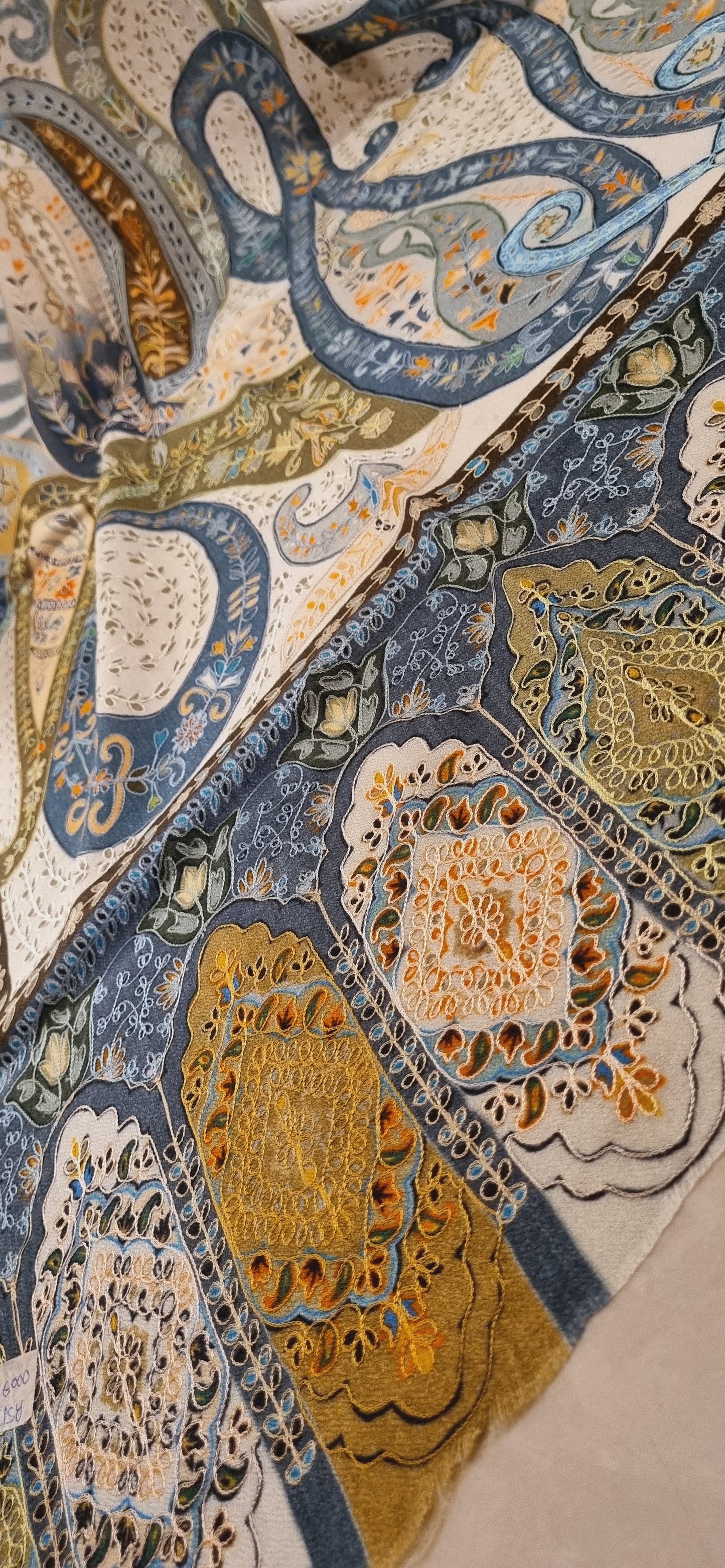 Reelkar embroidered pashmina