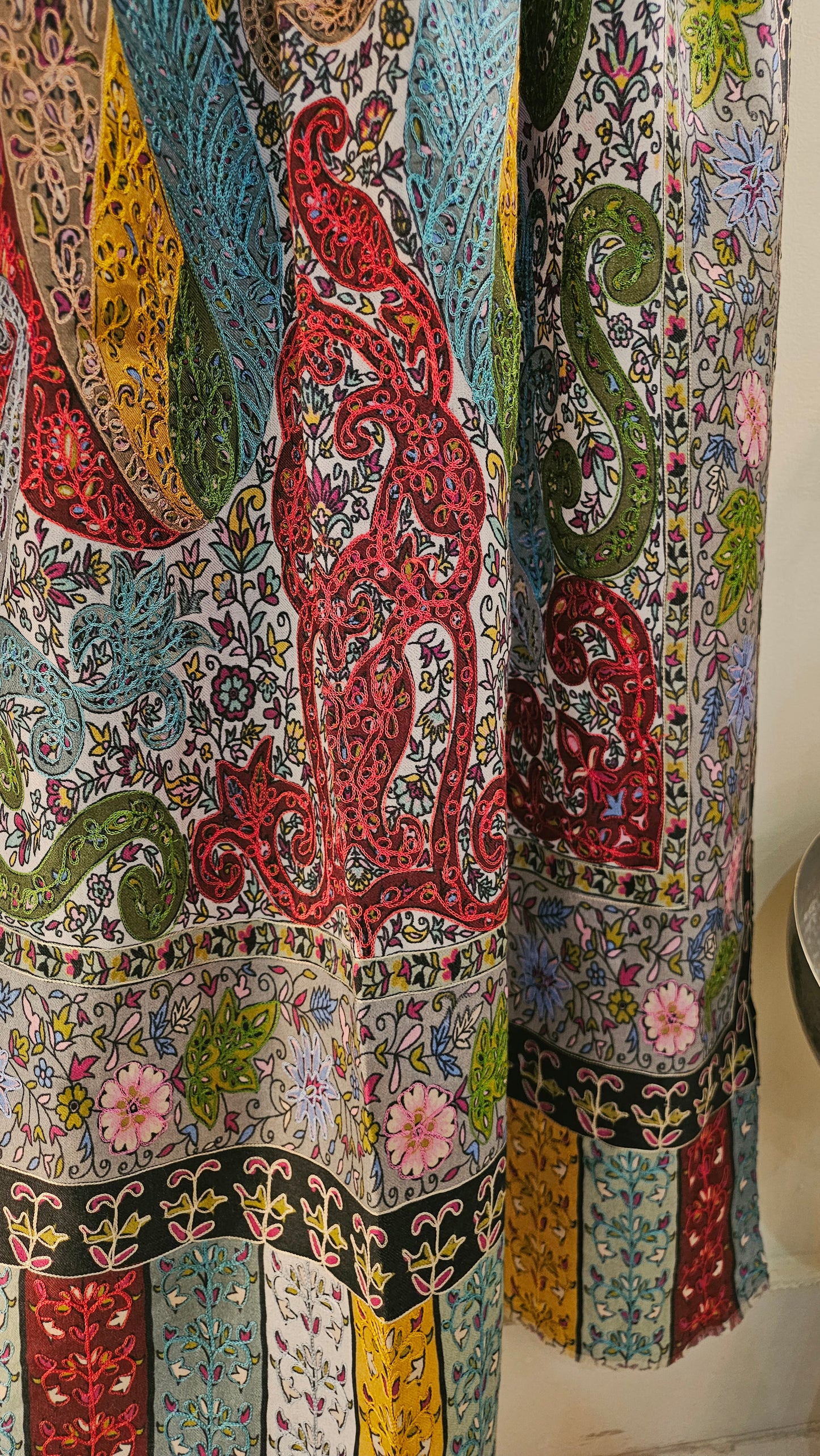 Reelkar embroidered minishawl: pashmina