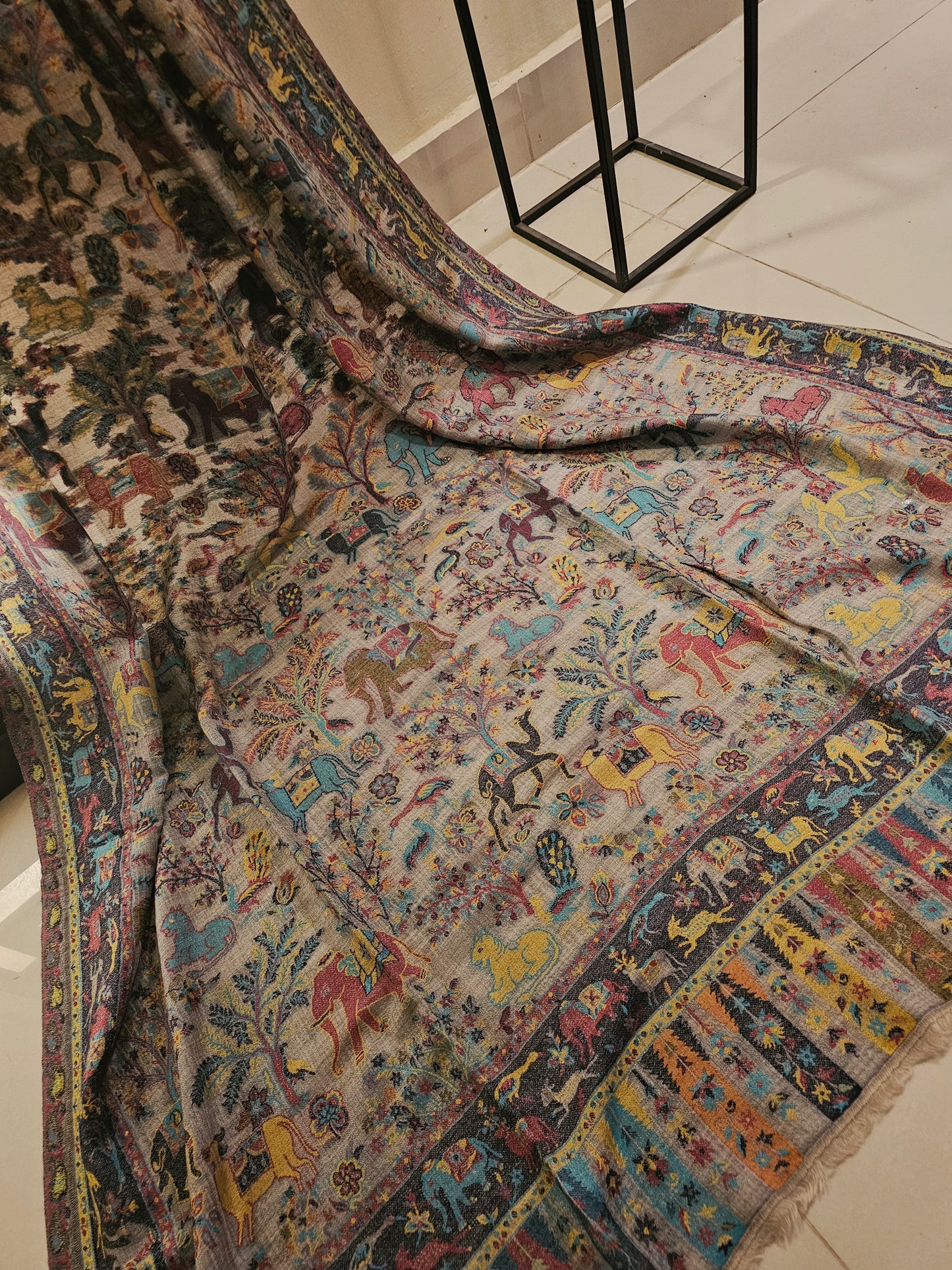 Shikargah kaani toosh shawl