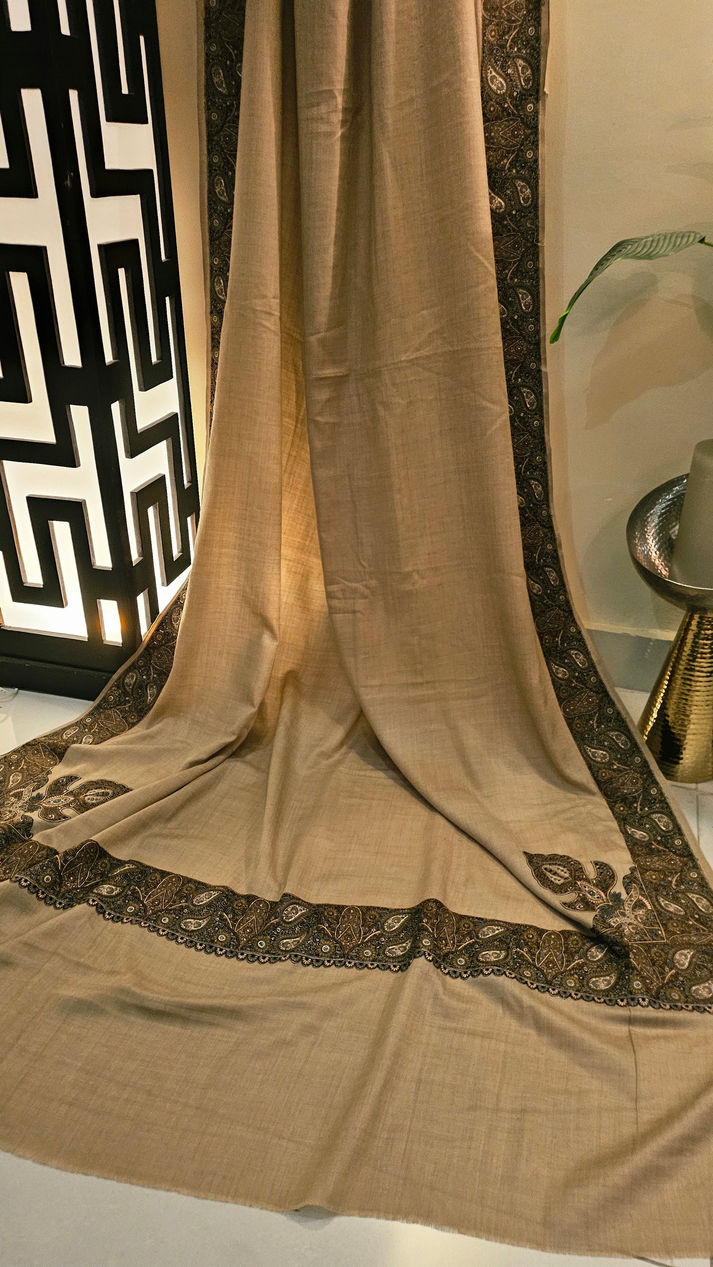 Papermachi embroidered: Pashmina