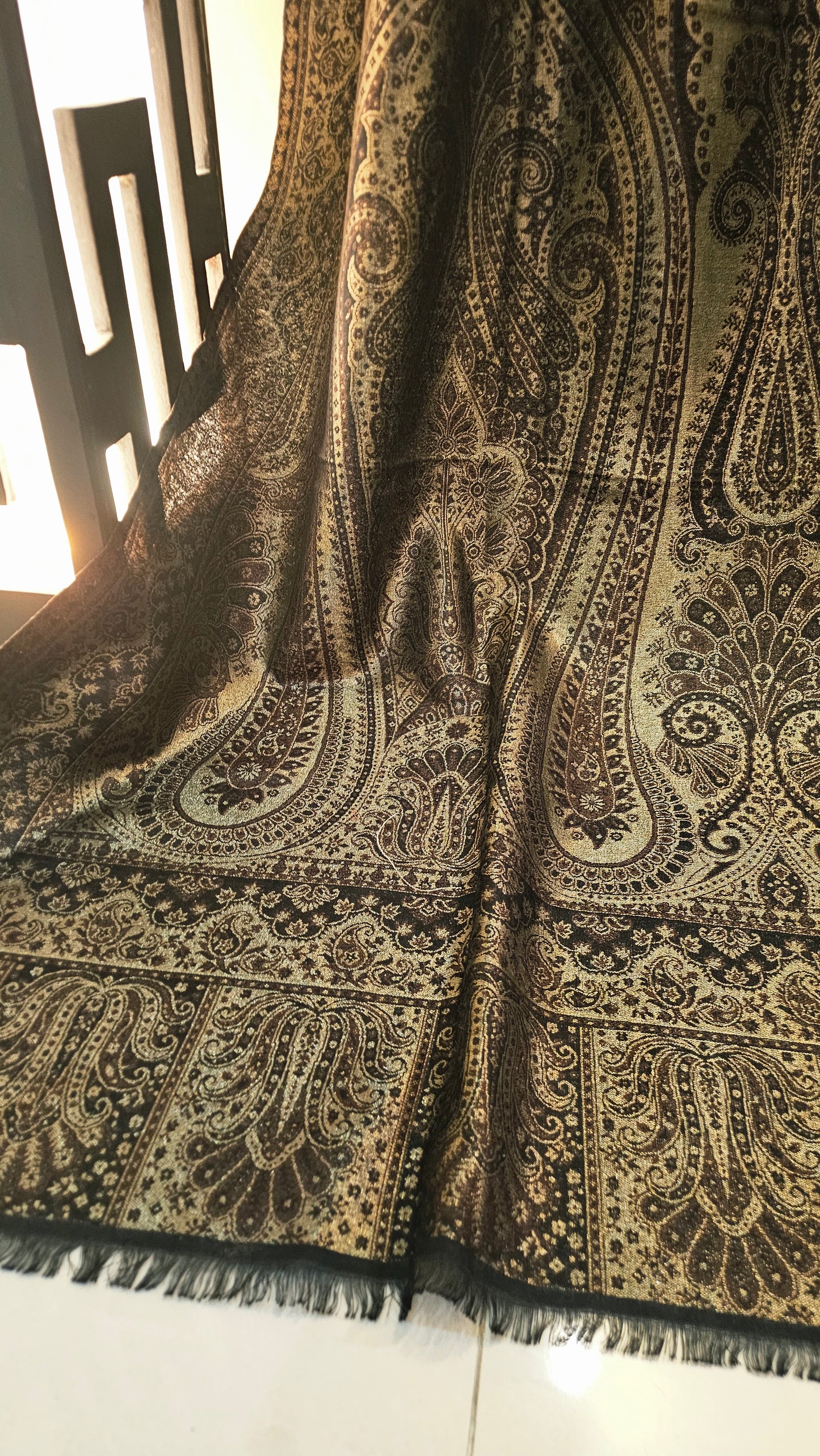 Reversible moonlight kaani: kanji varam