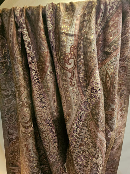 Silk kaani shawl with chantilly