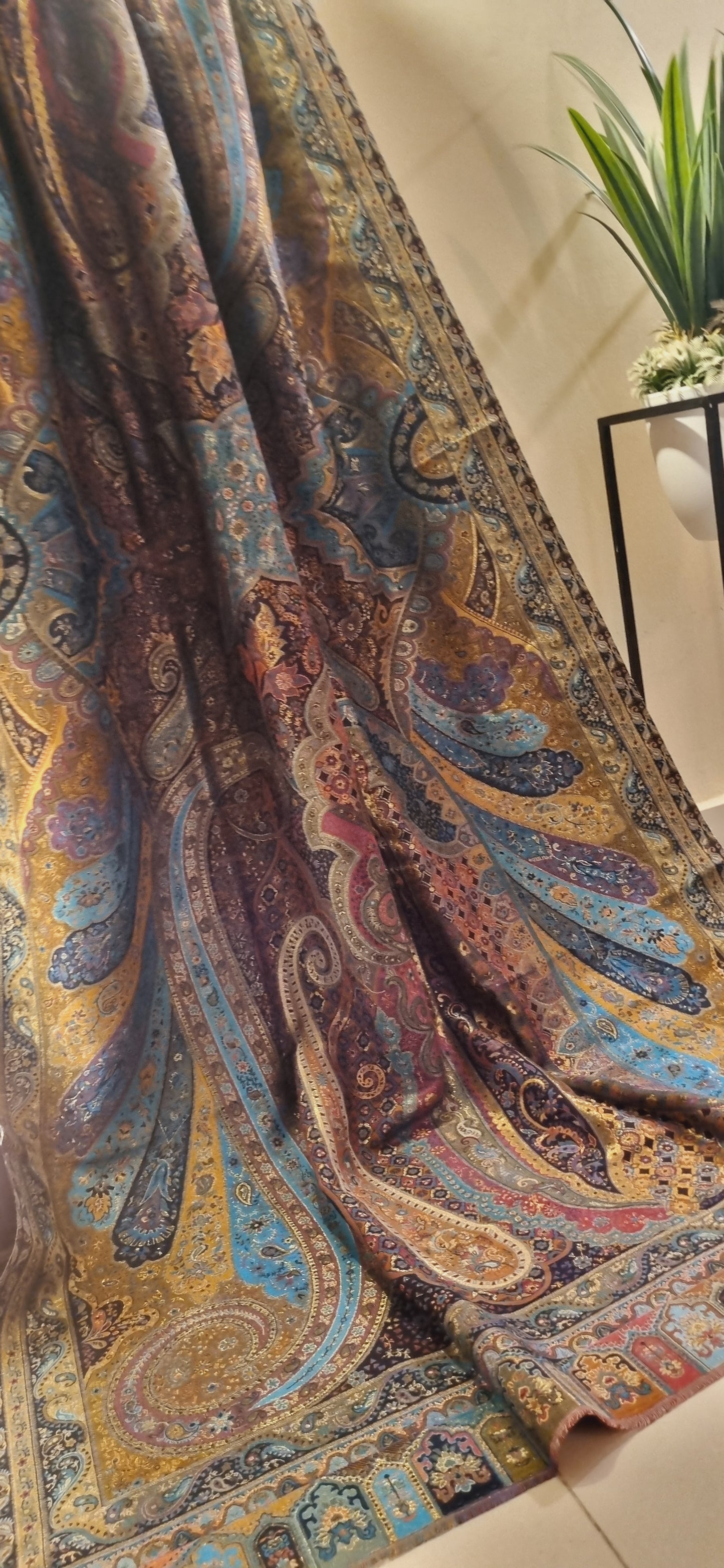 Pashmina kaani with zaree