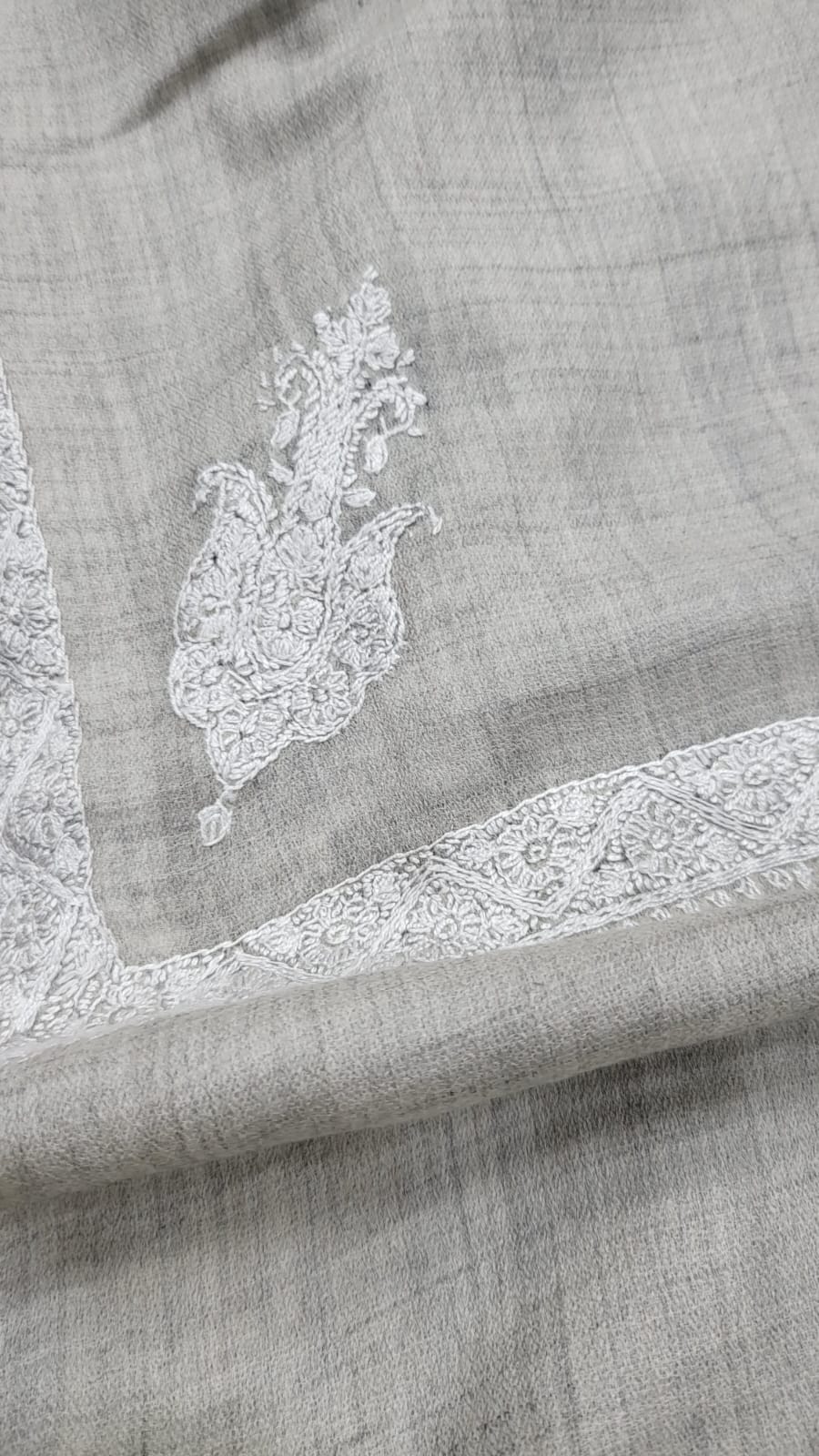 Sui Embroidered shawl