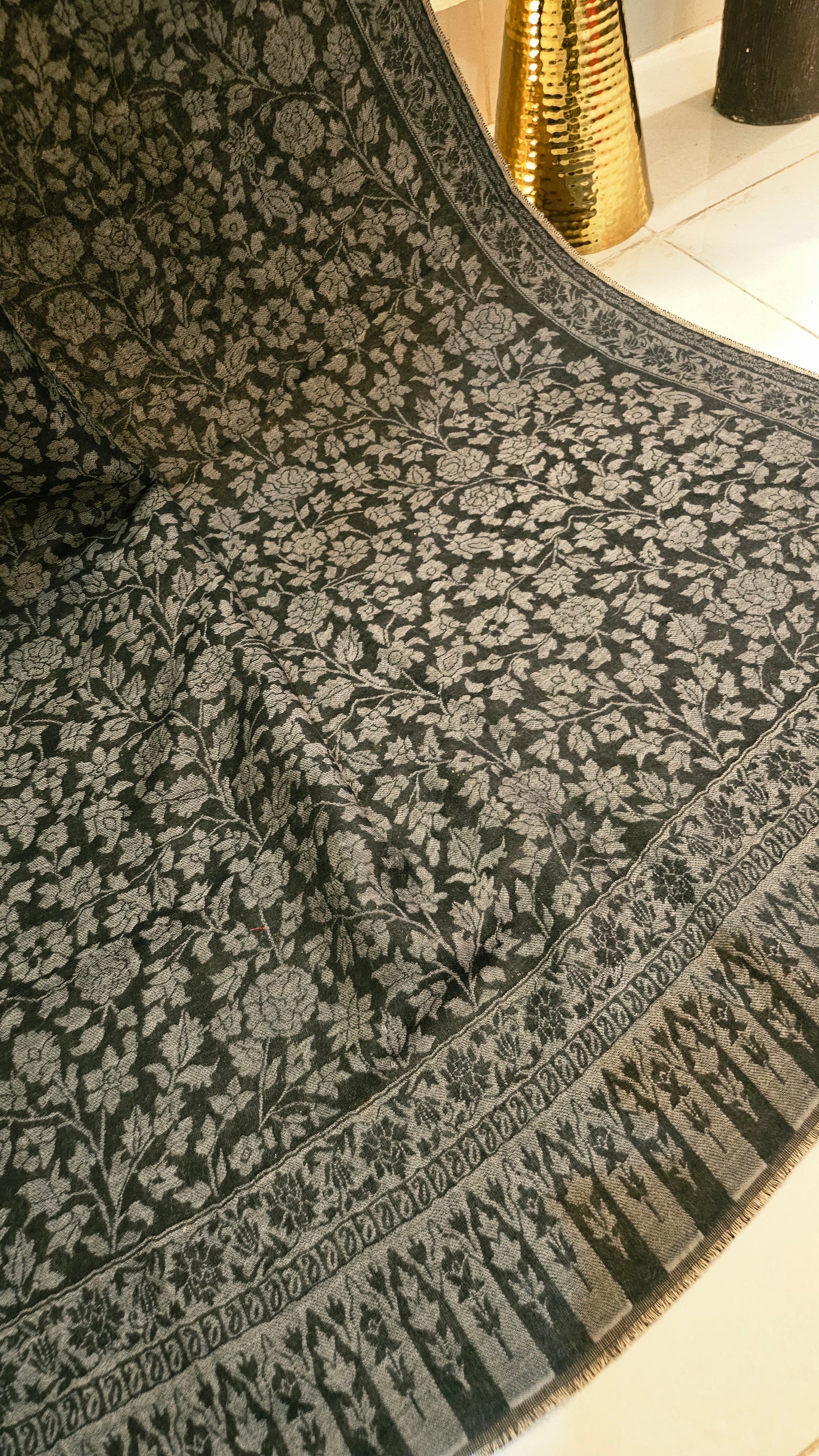 Reversible moonlight kaani: Pashmina