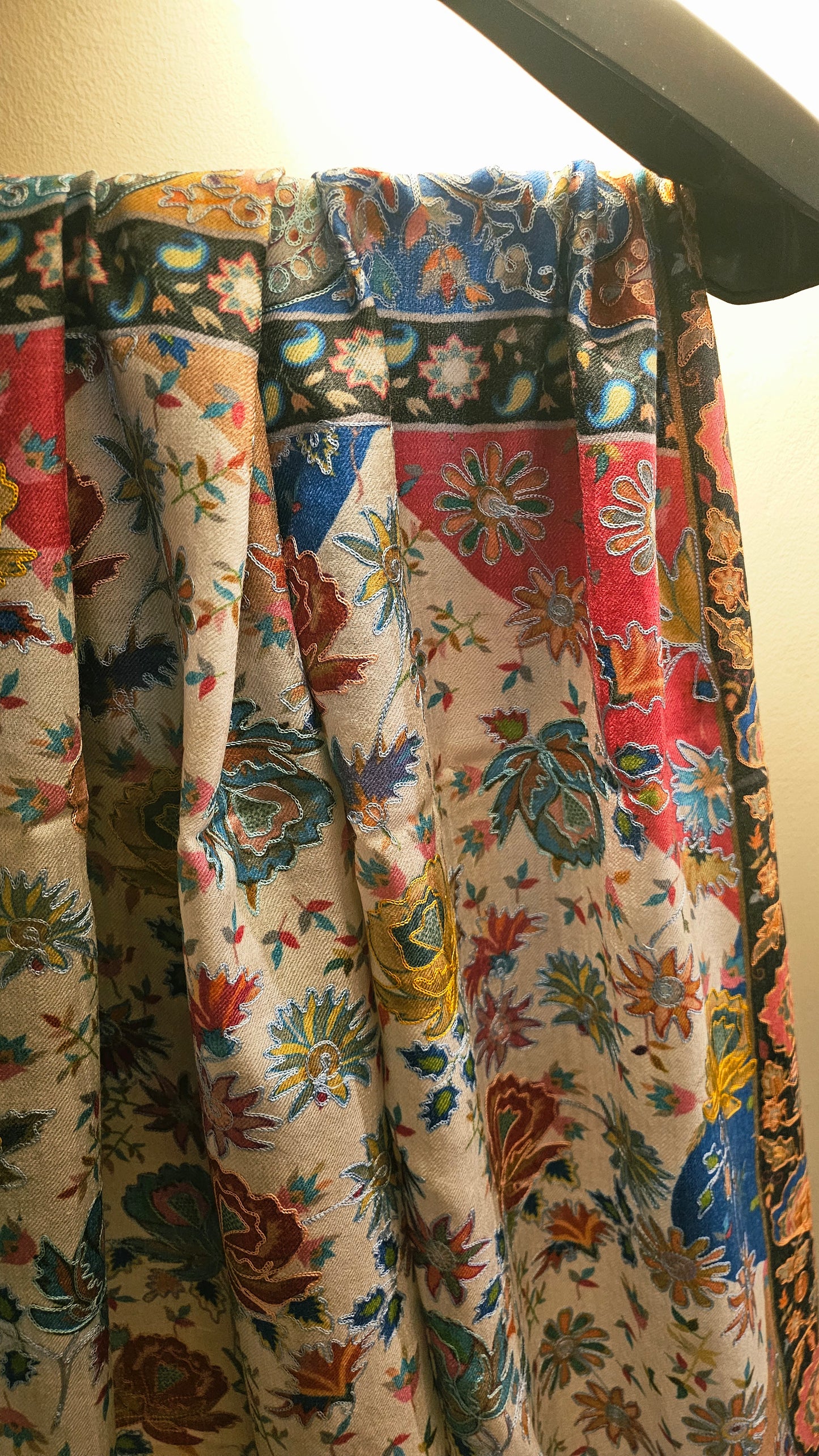 Reelkar embroidered:pashmina