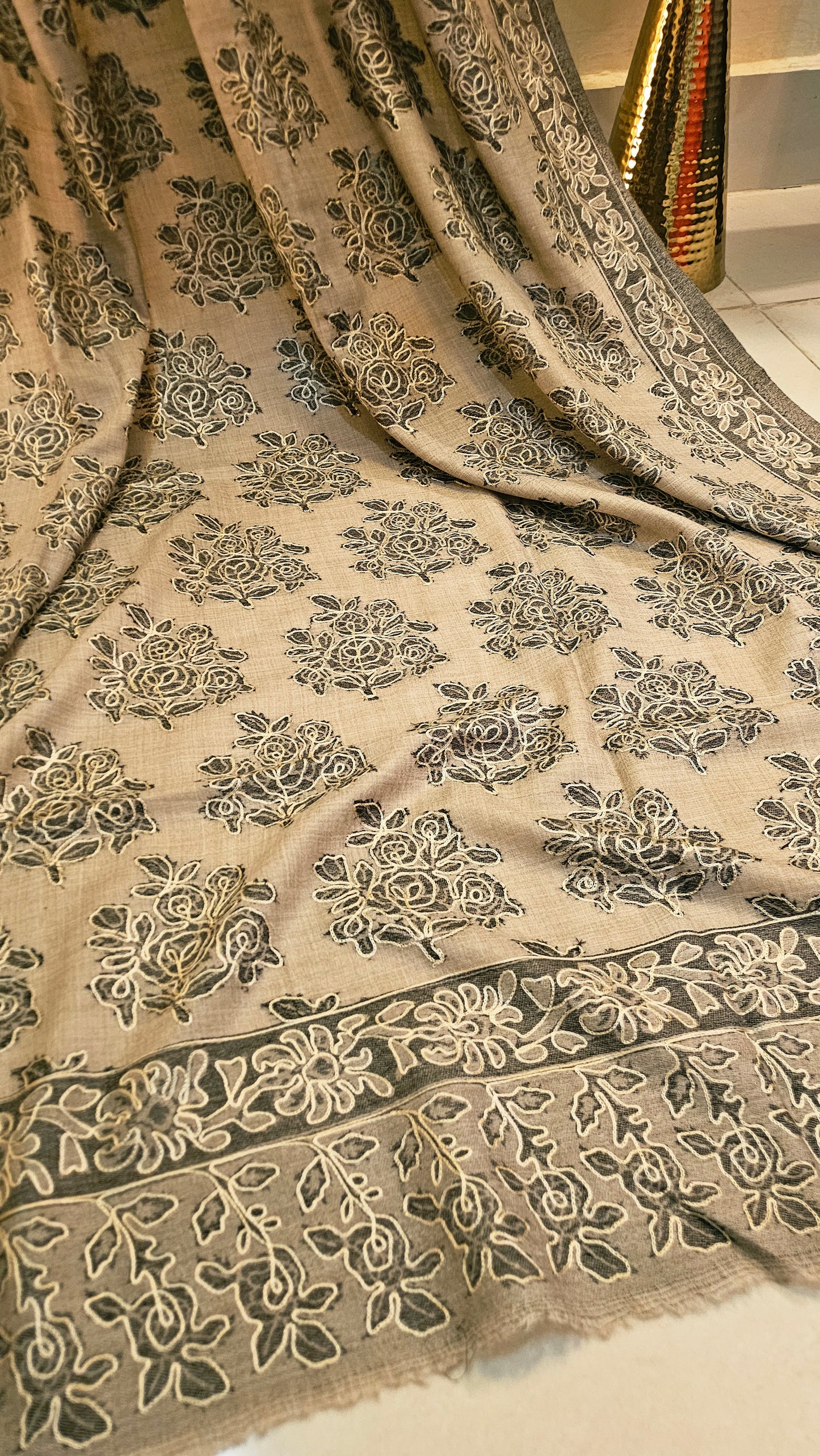 Reelkar embroidered kaani: Toosh