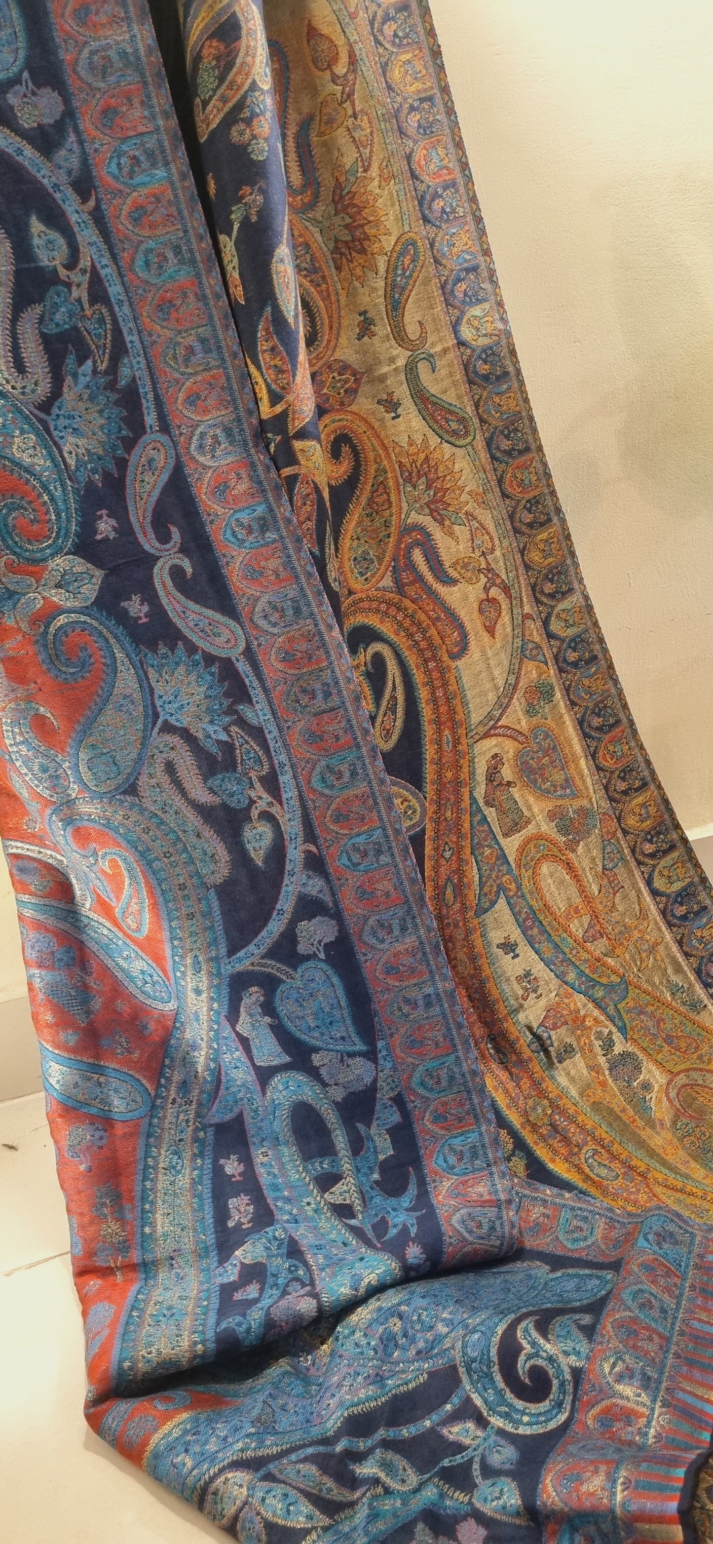 Jodha akbar moonlight reversible kaani shawl