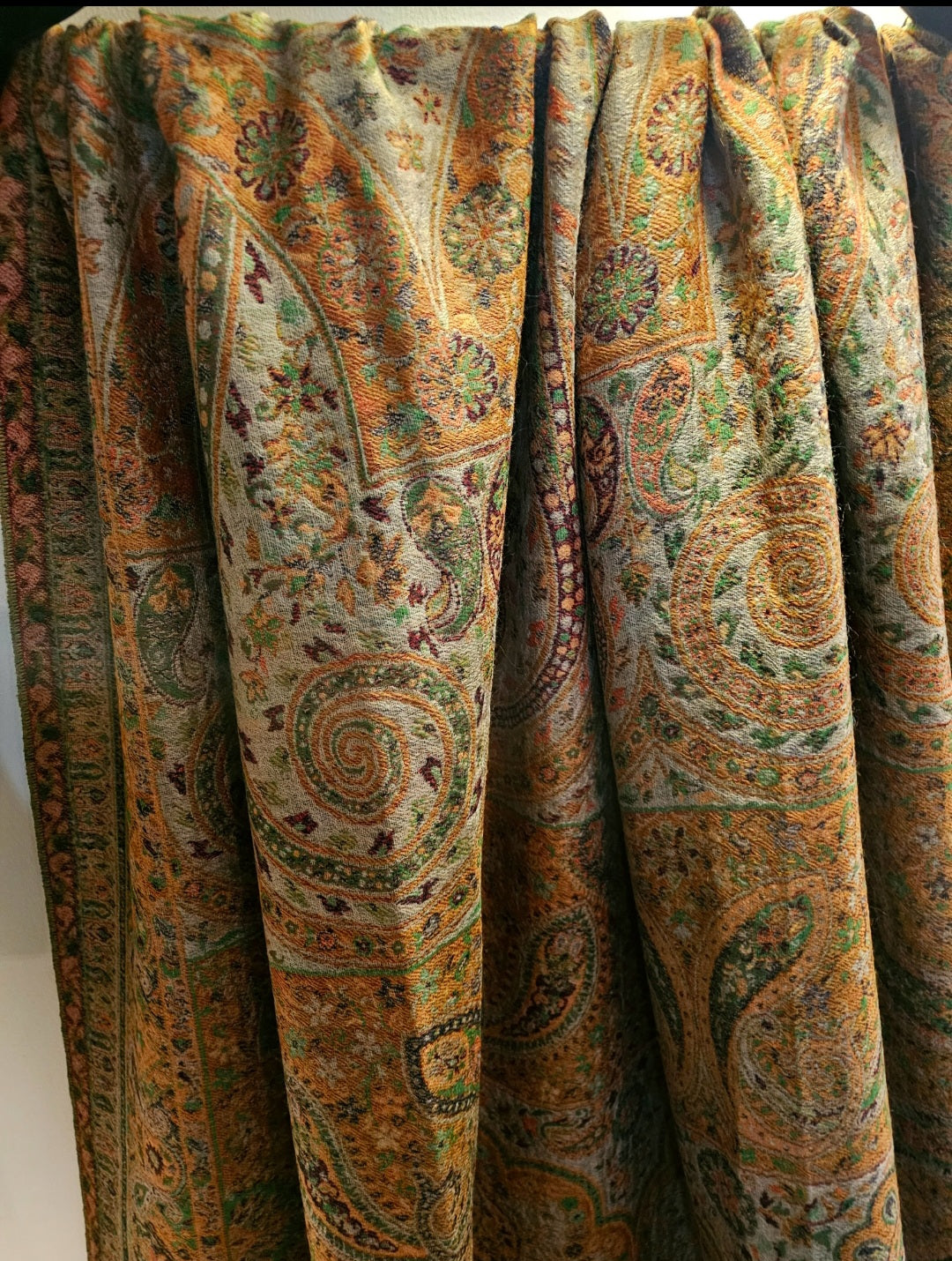 Reversible Persian kaani: Pashmina