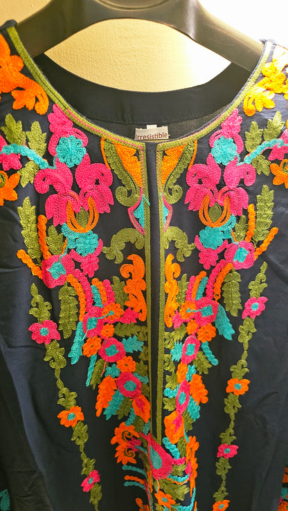 Embroidered kurta trouser: linen