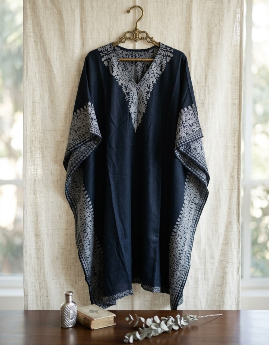 Embroidered cape shawls: Pashmina