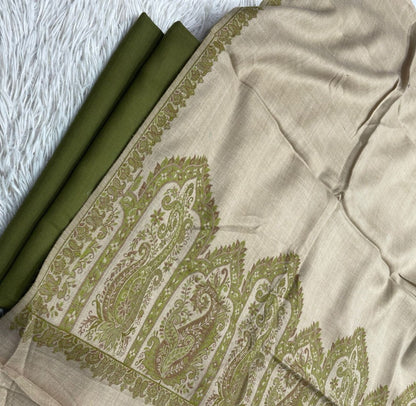 Embroidered suit: Pashmina