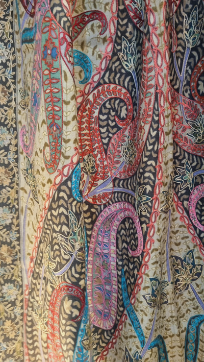 Reelkar embroidered minishawl
