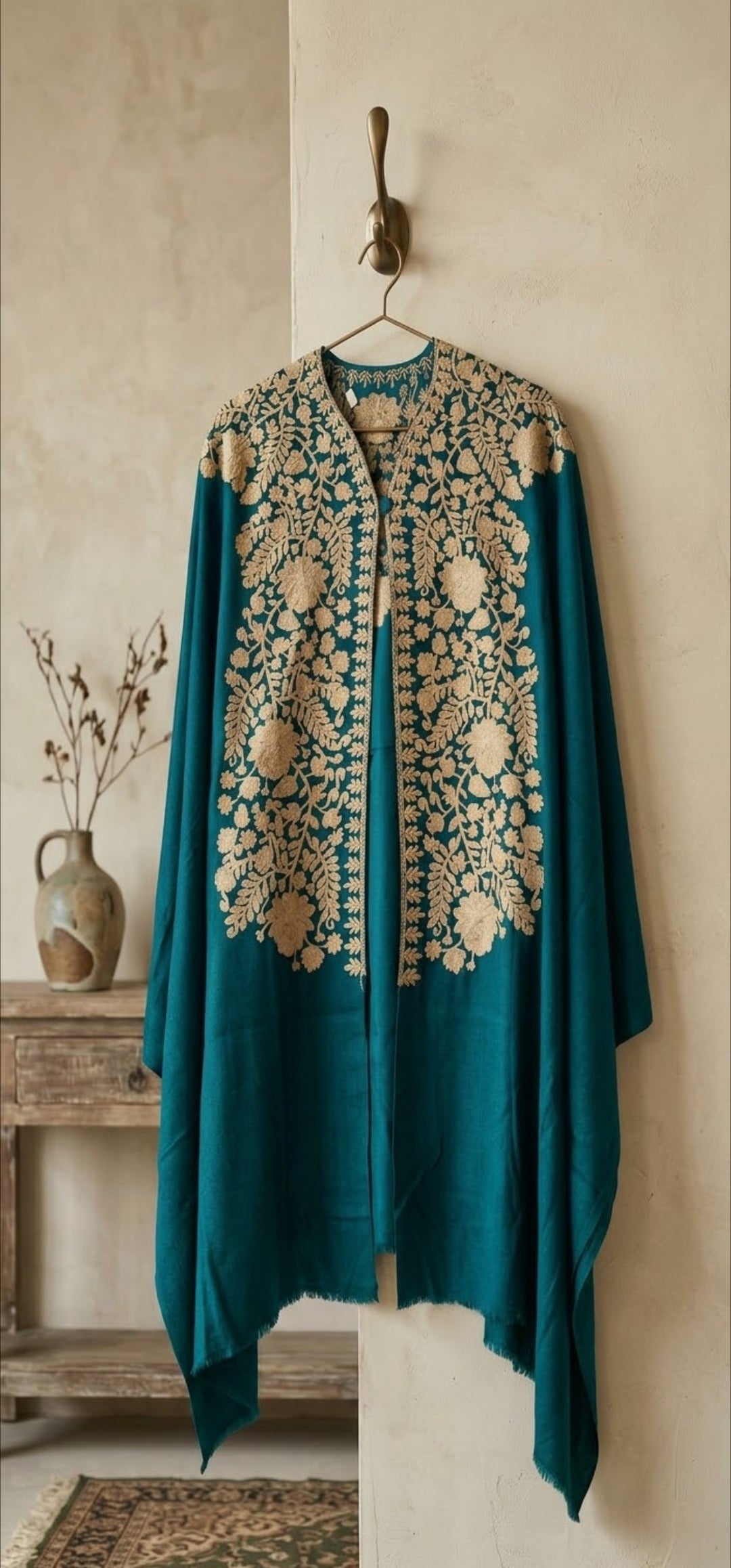 Embroidered cape shawl: Pashmina