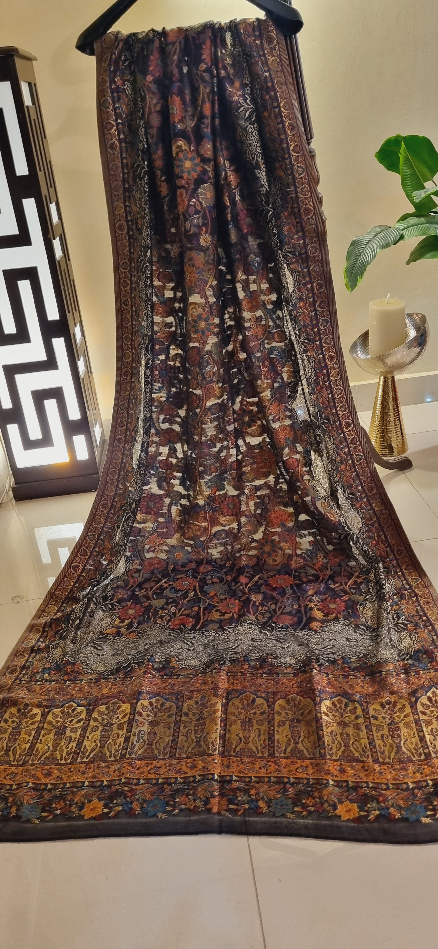 Silk kaani with chantilly