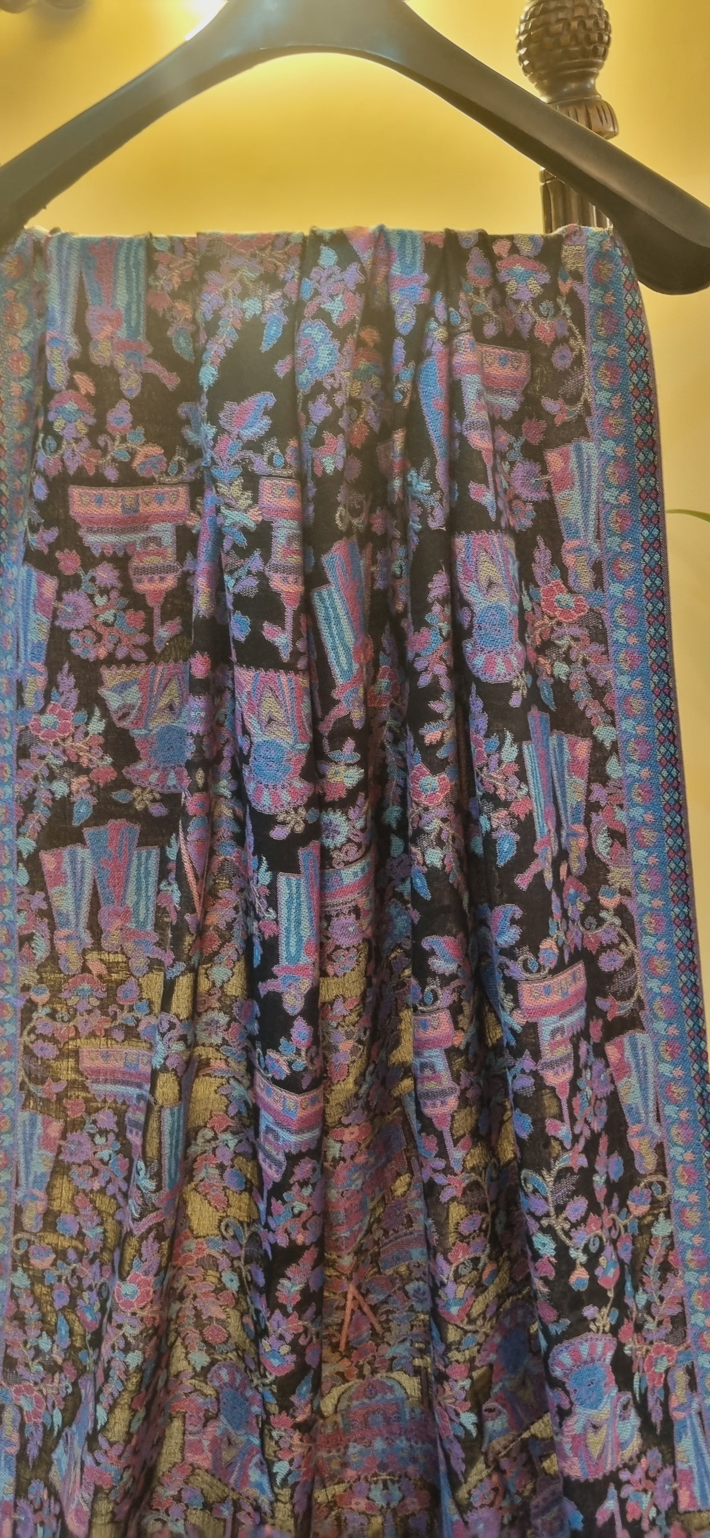 Woolen pashmina kaani shawl