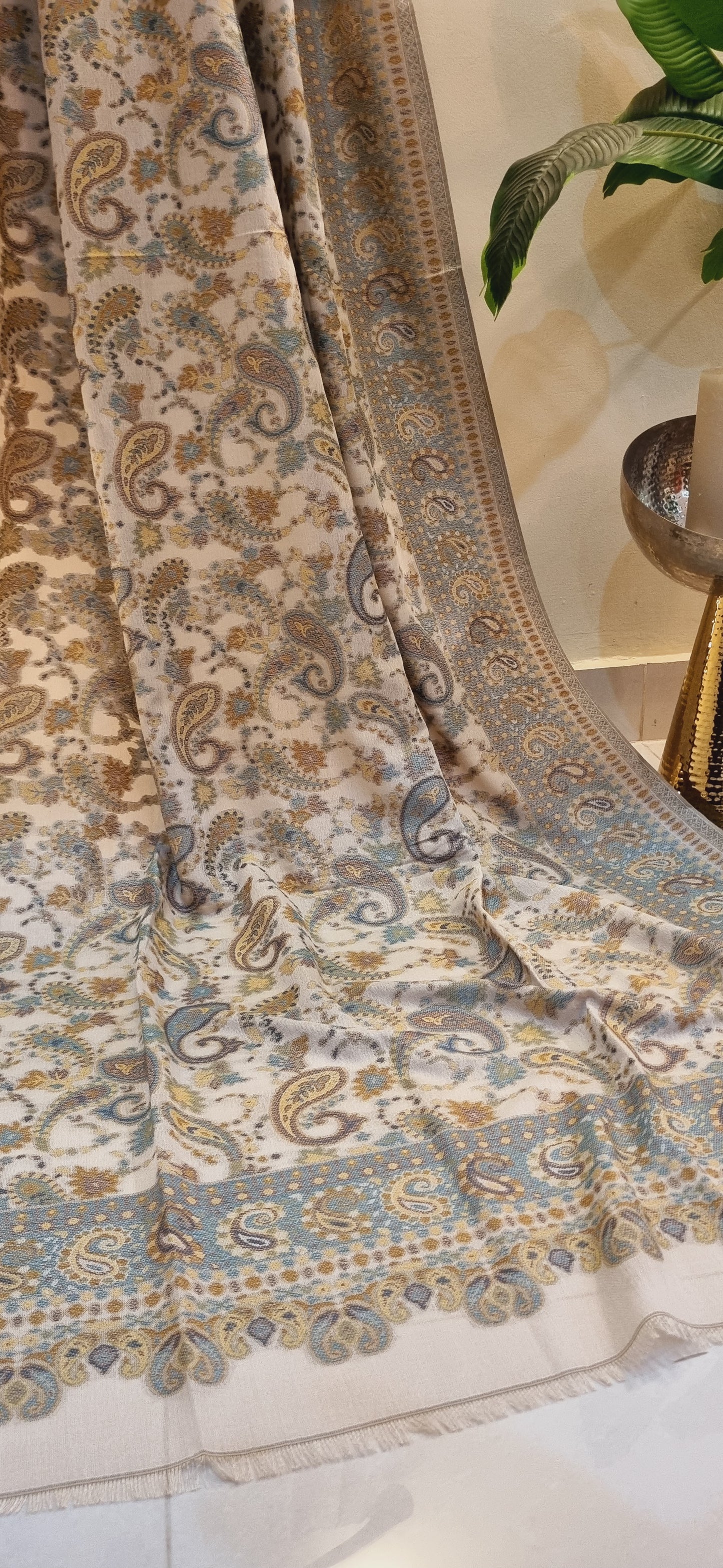 Woolen pashmina kaani shawl