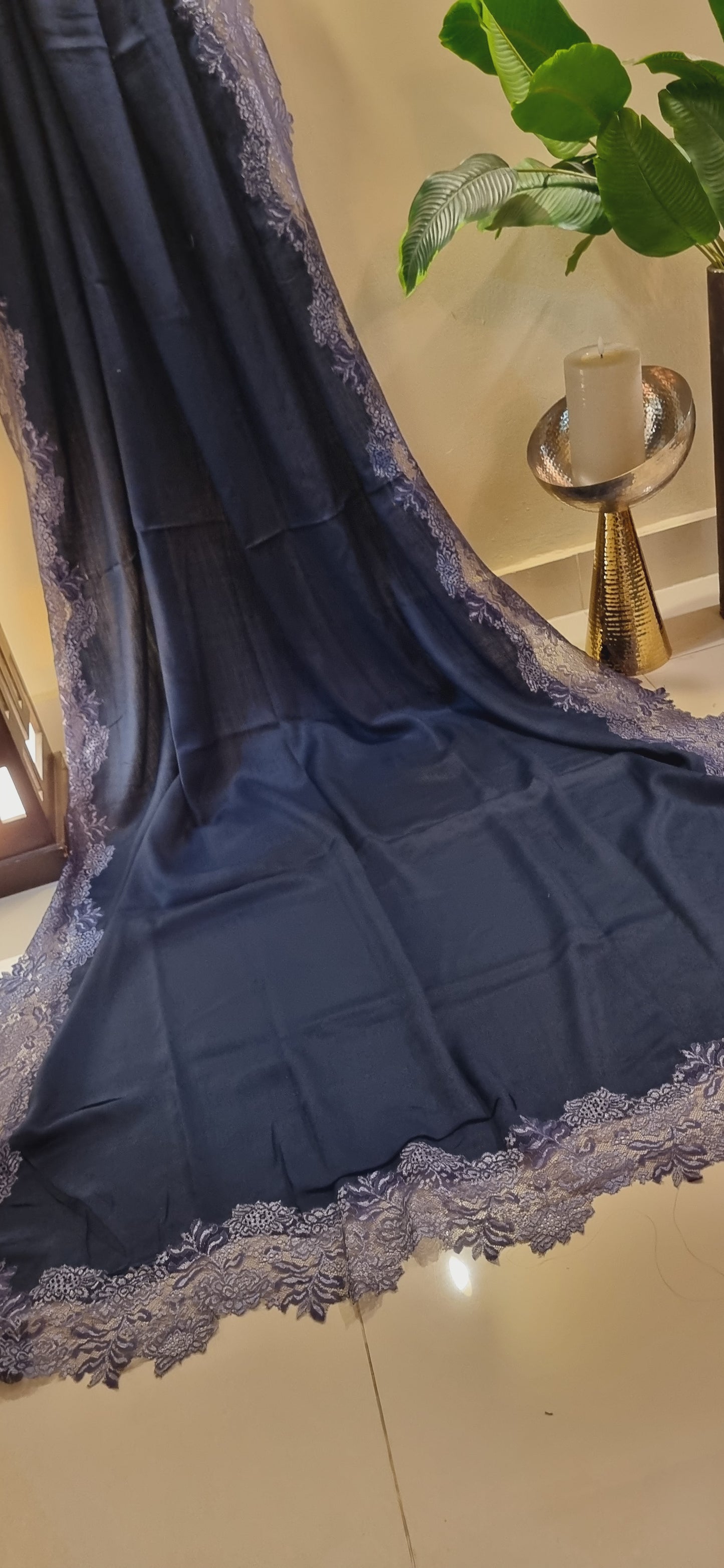 Pashmina chantilly shawl