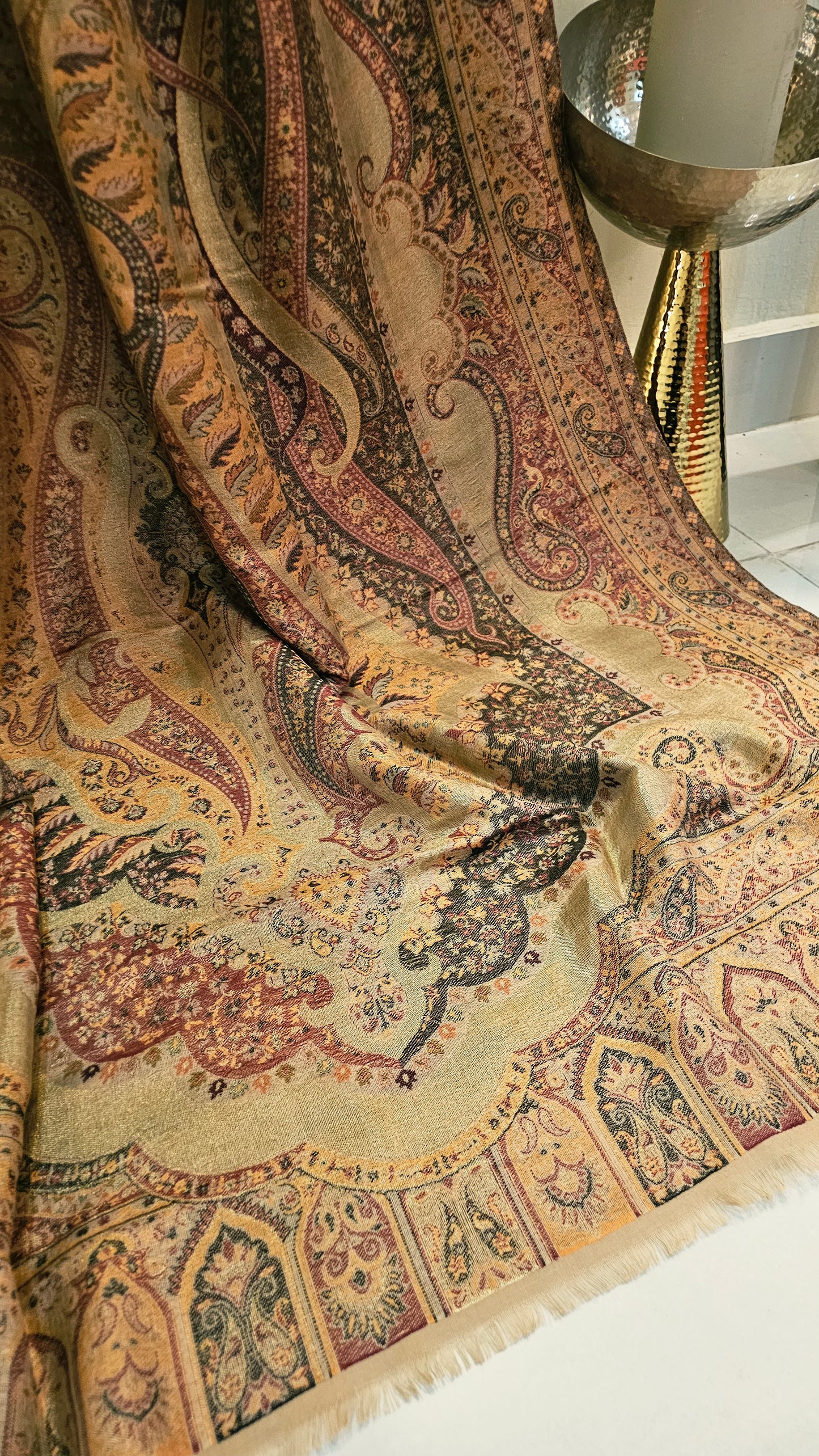 Moonlight reversible gandhara kaani: Pashmina
