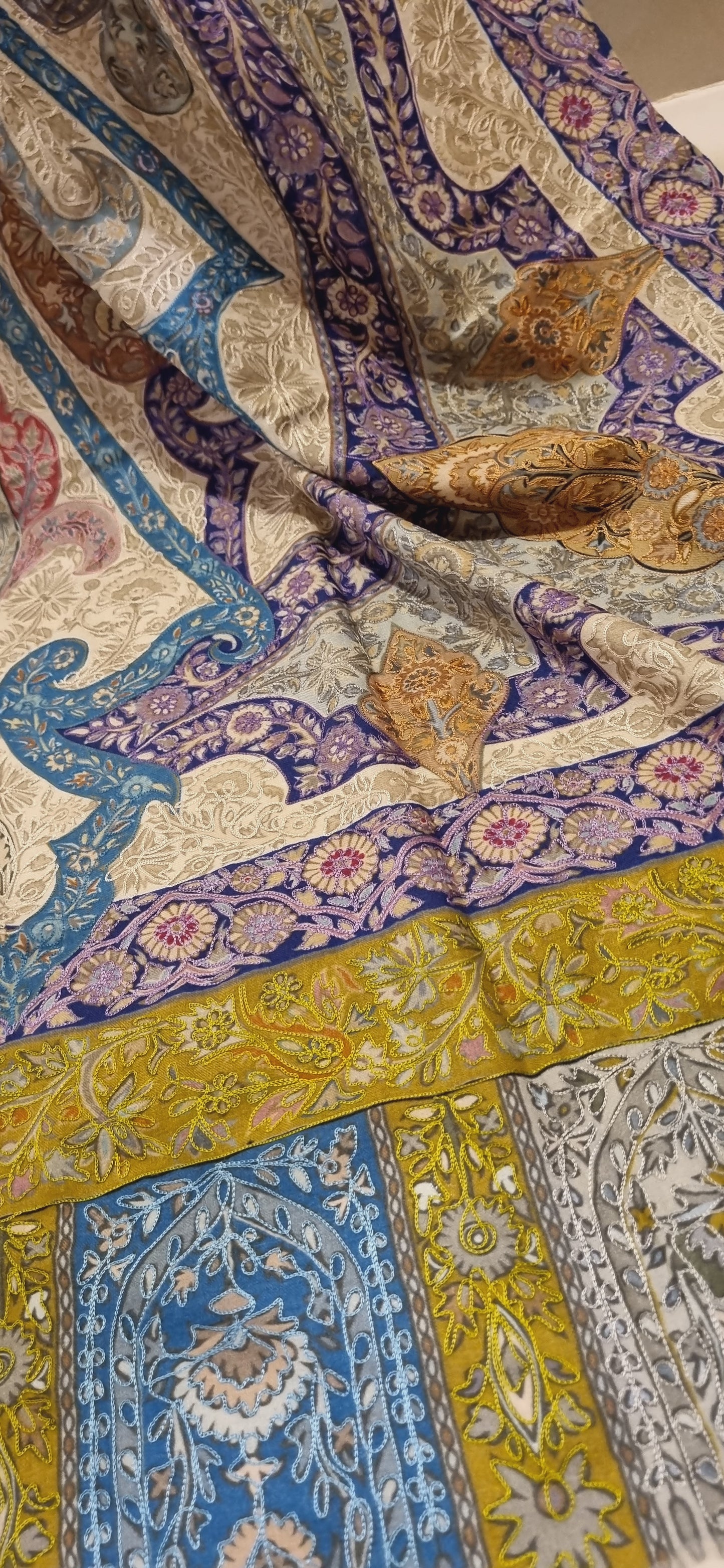 Reelkar embroidered pashmina