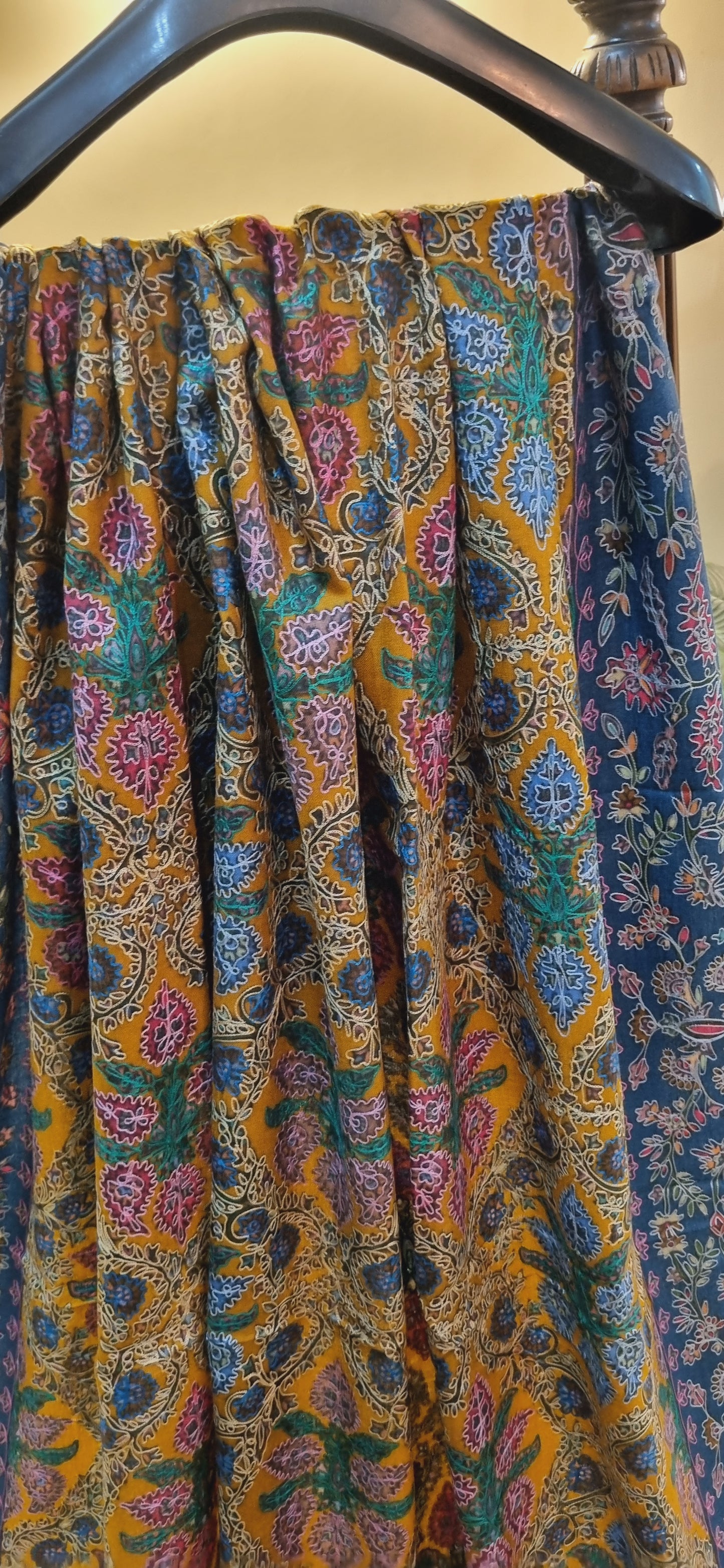 Reelkar embroidered pashmina shawl