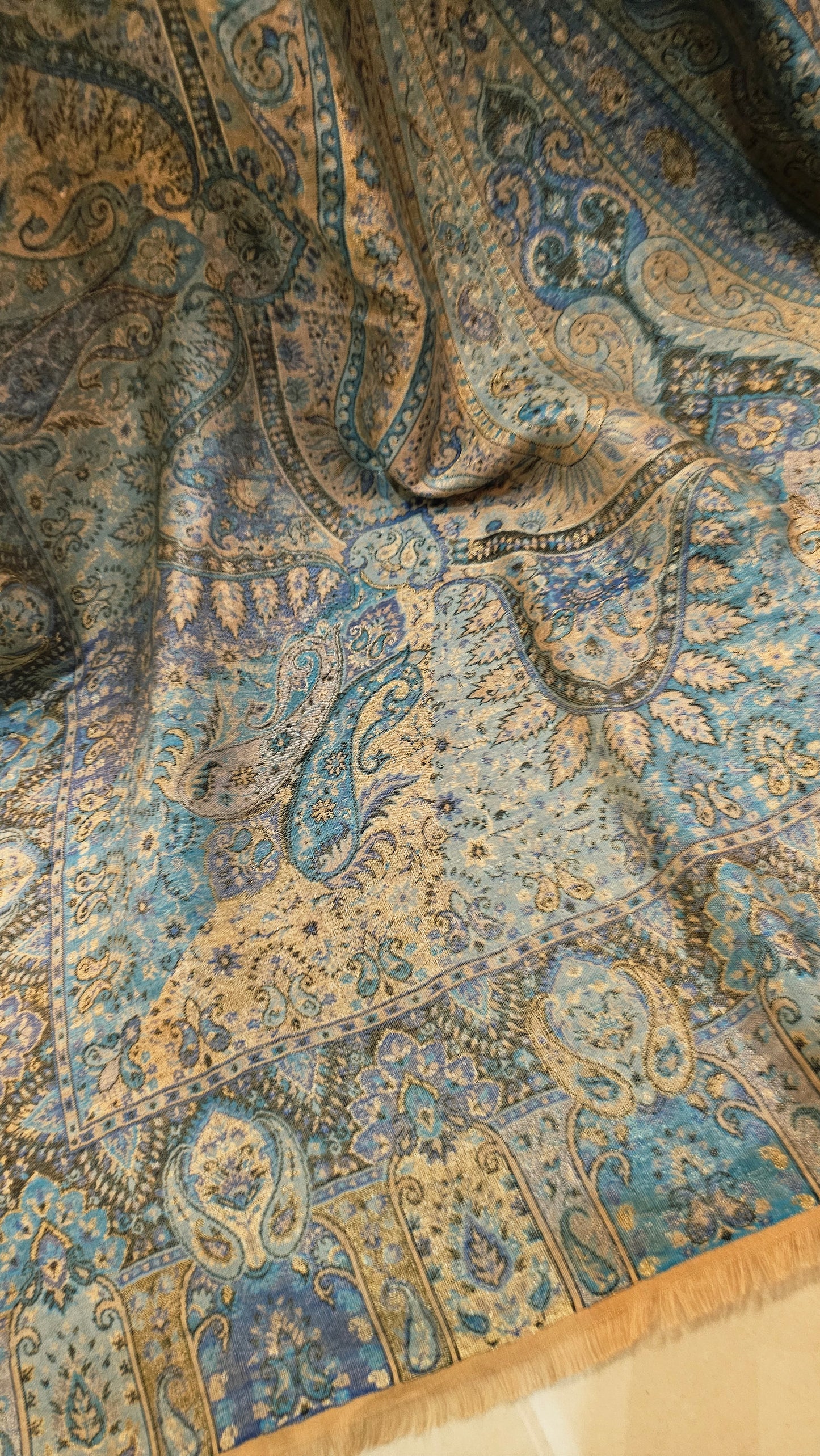 Moonlight reversible gandhara kaani: Pashmina