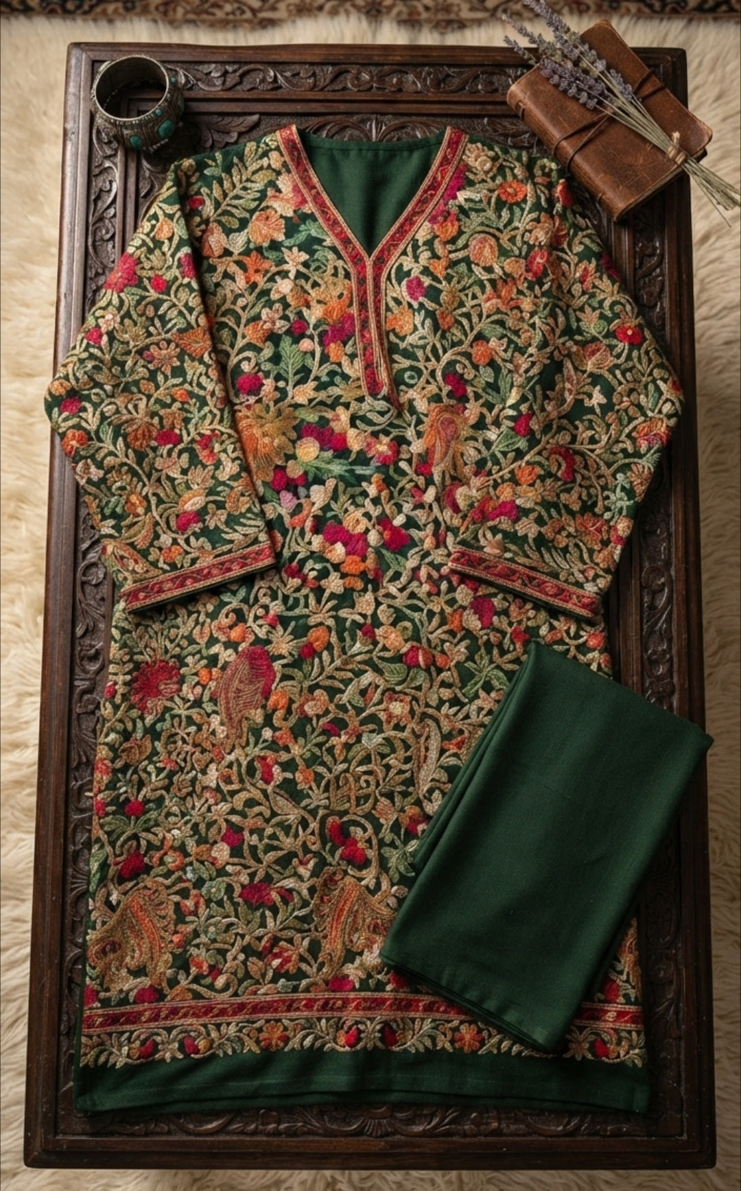 Embroidered suit: Pashmina