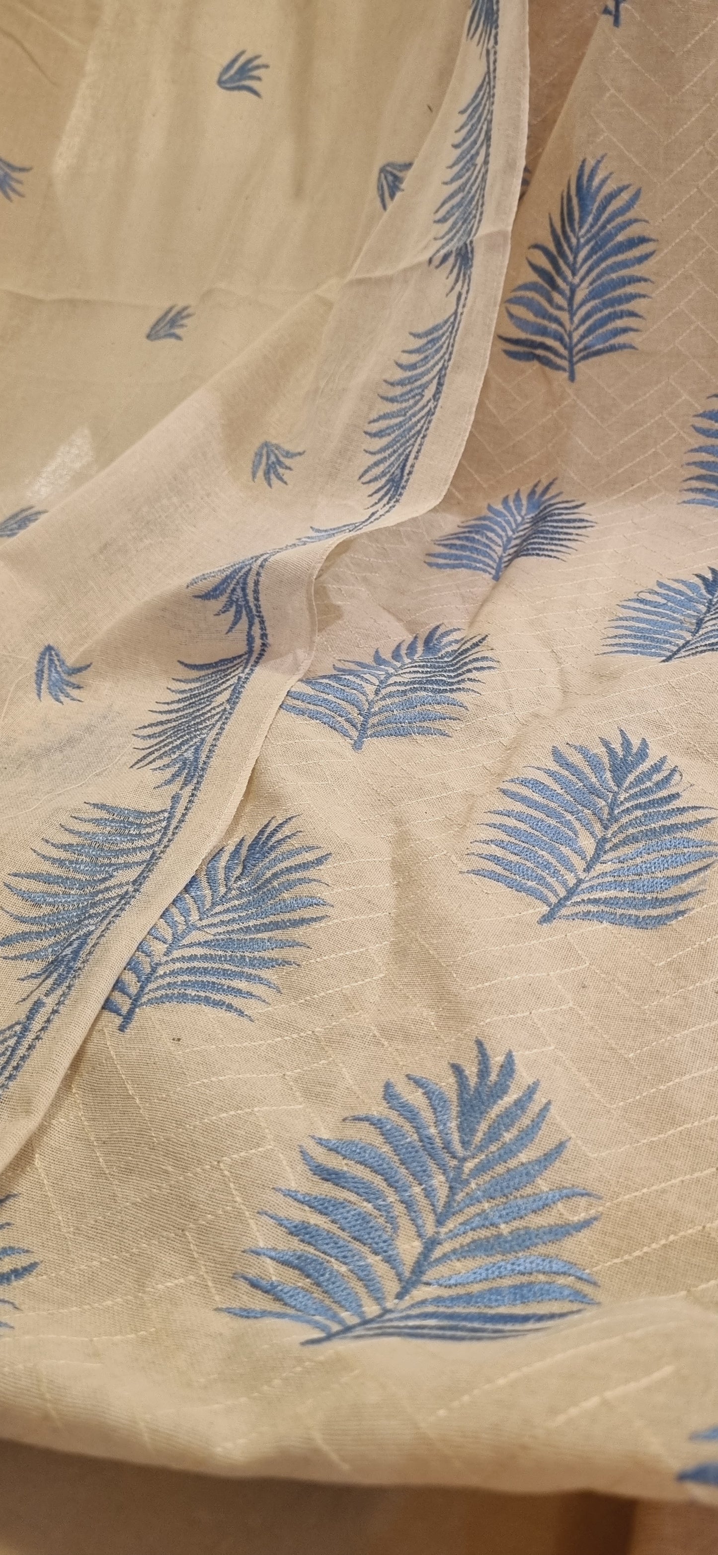 Khaddar karandi embroidered three piece