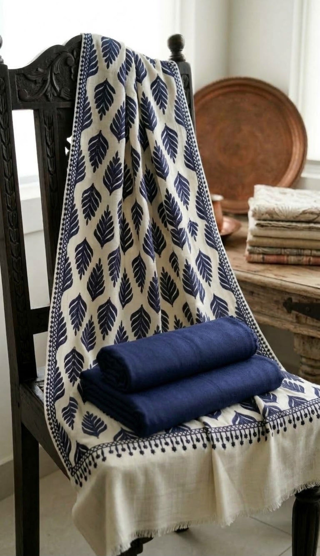 Embroidered minishawl suit: Pashmina