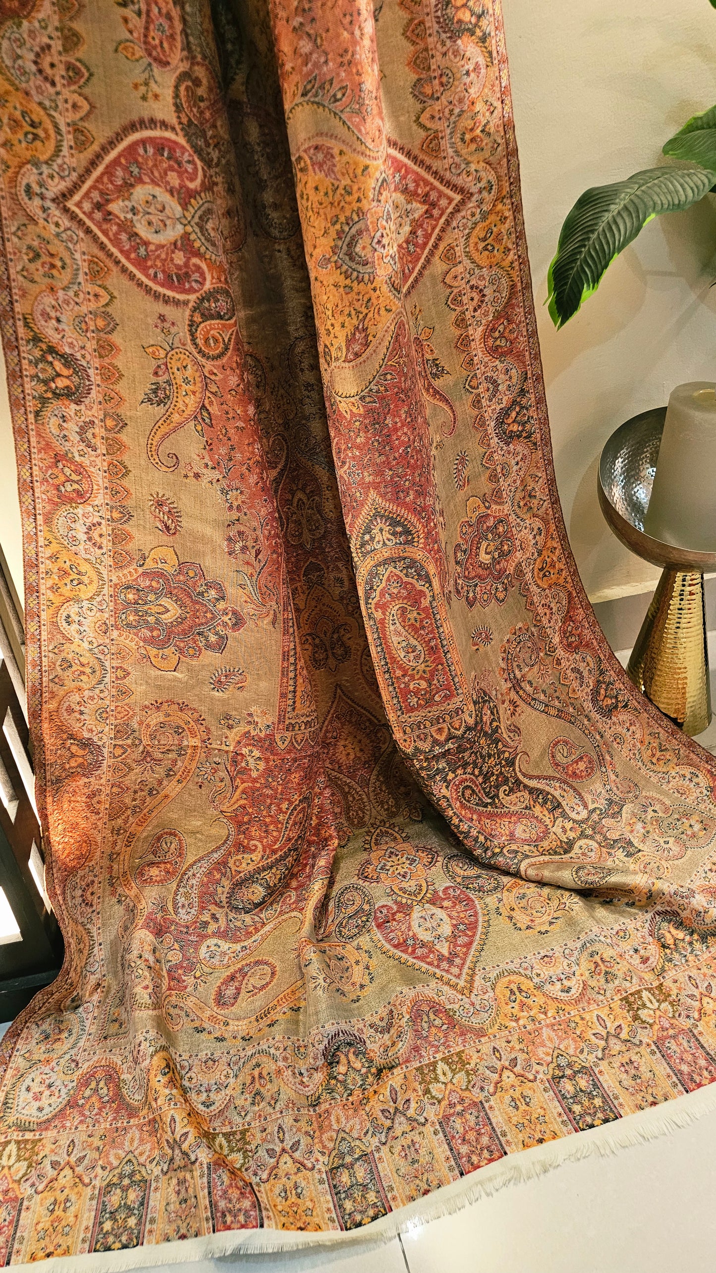 Moonlight reversible gandhara kaani: Pashmina