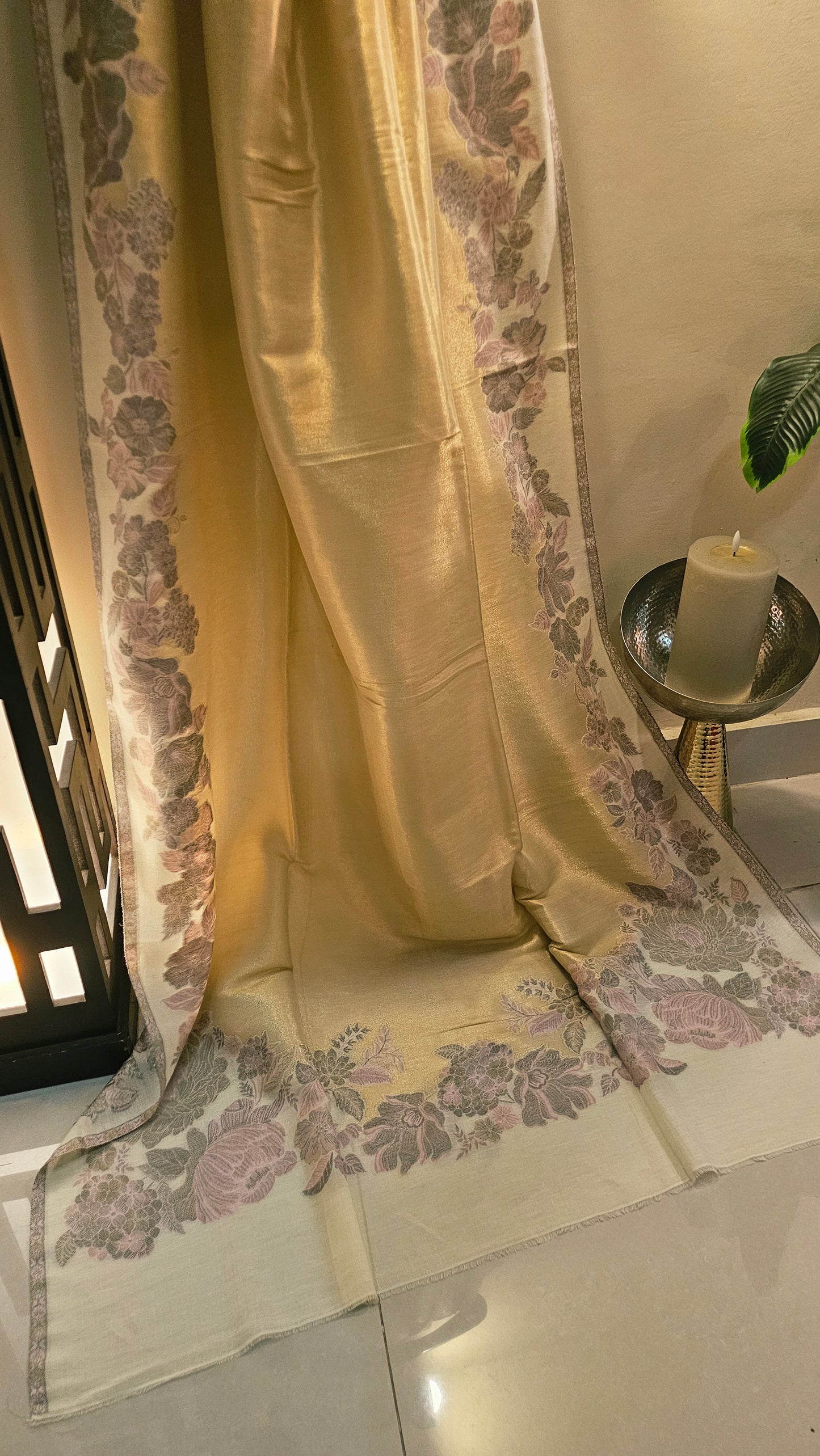 Pyari shawl