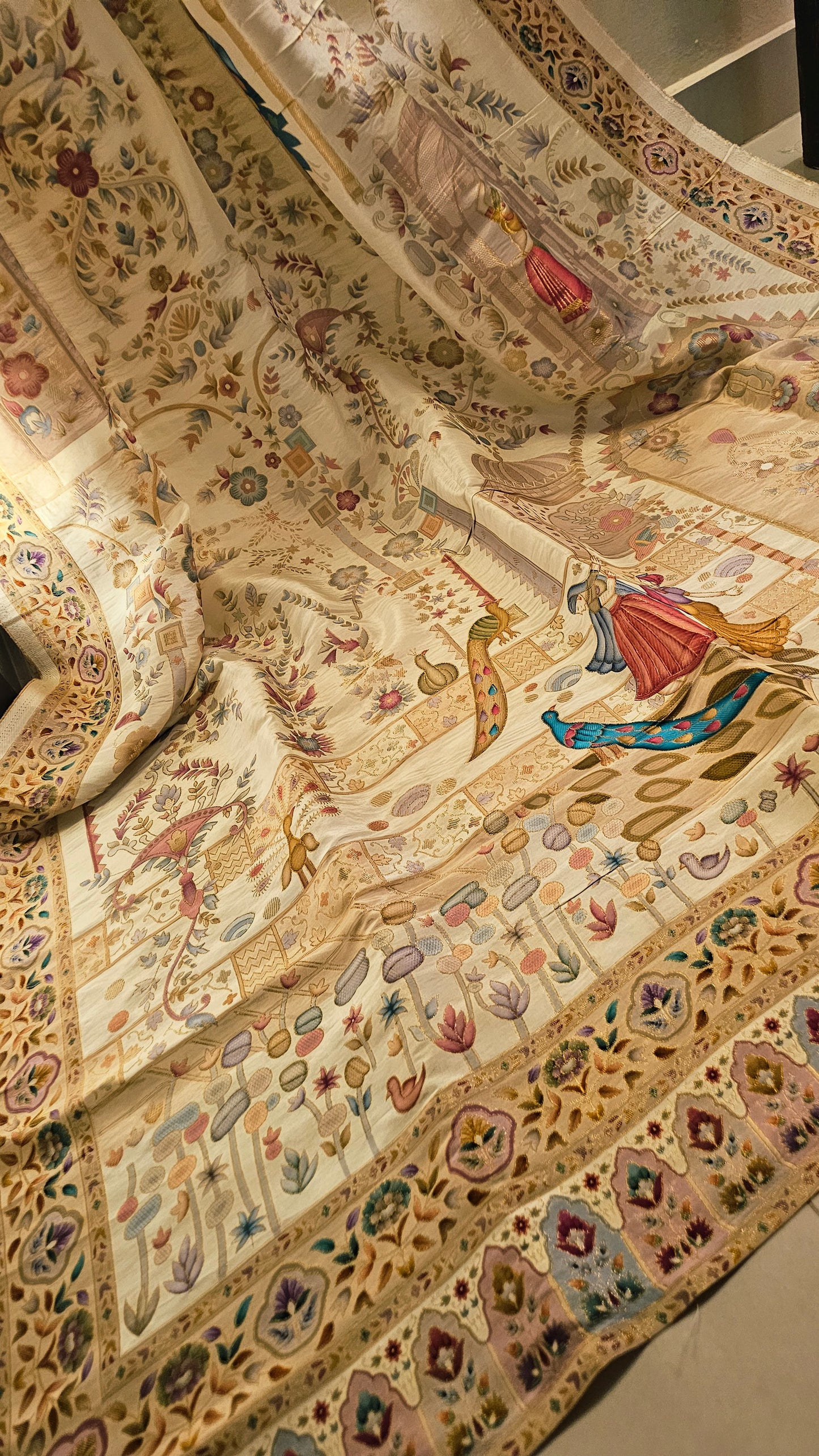Meenakari shikargah shawl: silk