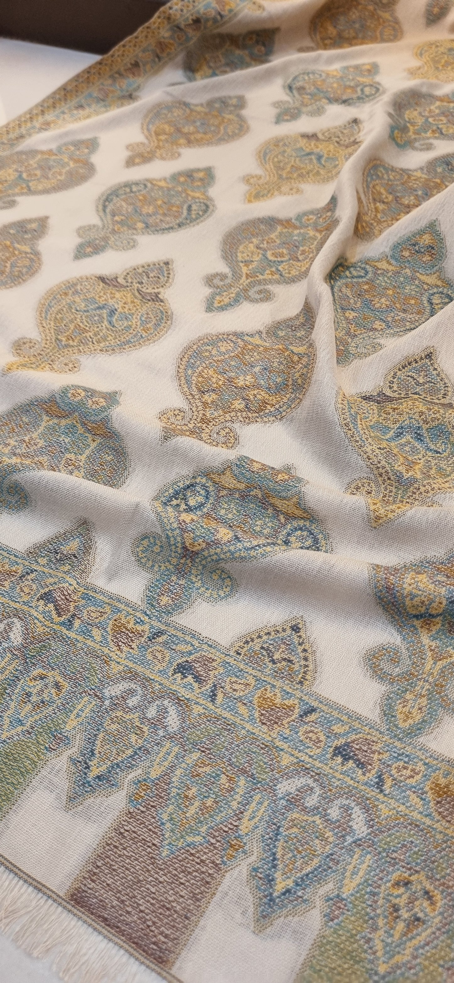 Woollen pashmina kaani shawls