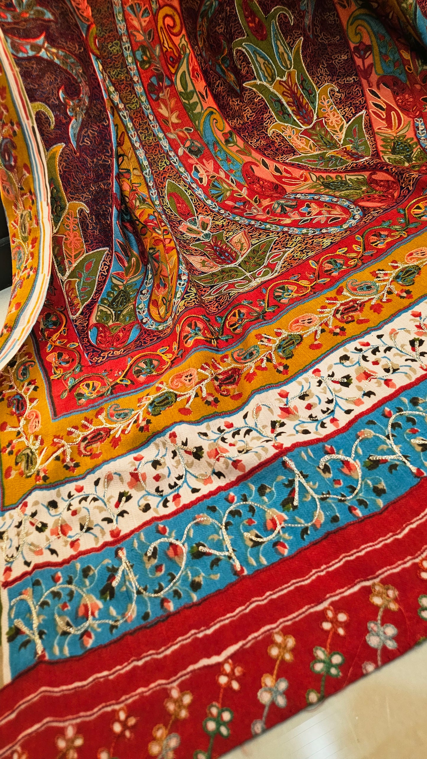 Reelkar embroidered: Pashmina
