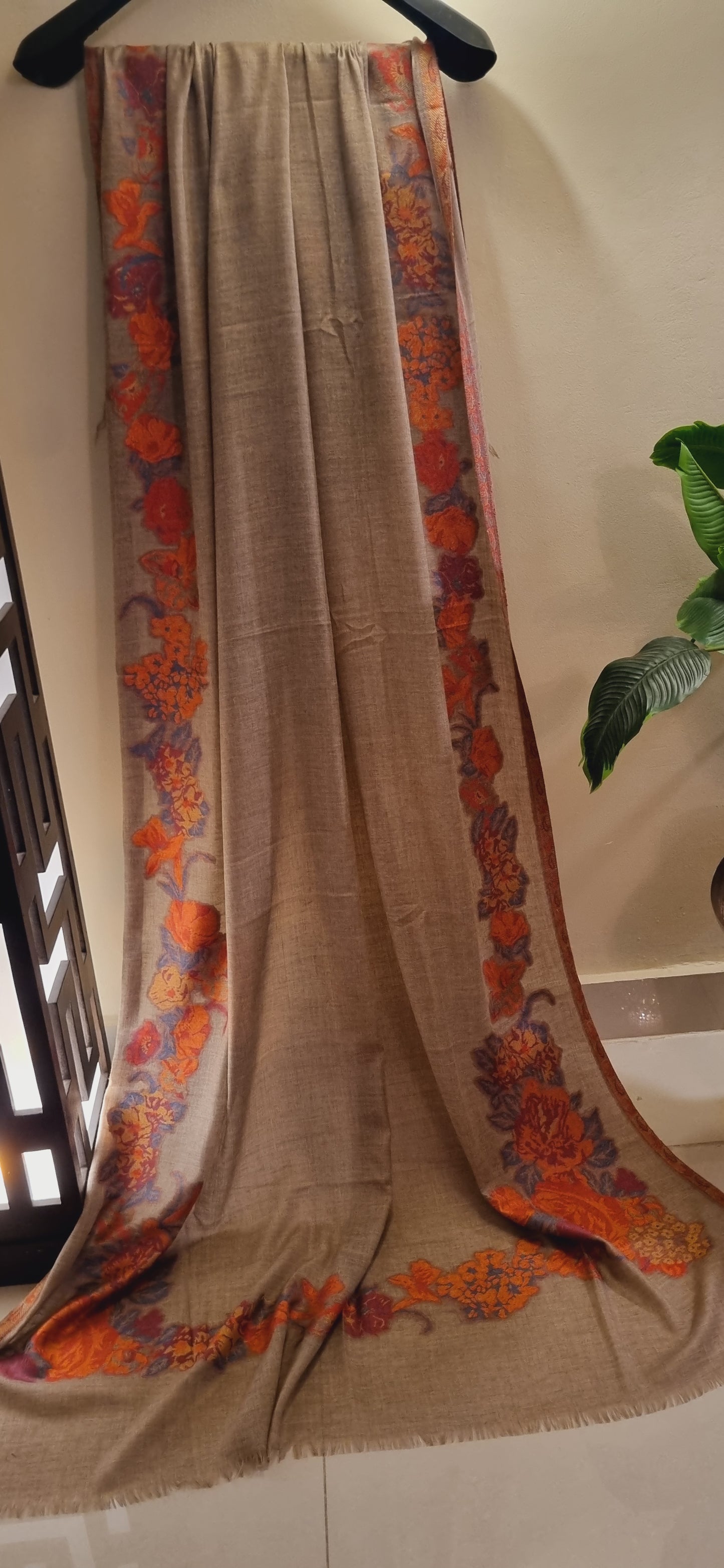 Woolen pashmina kaani shawl