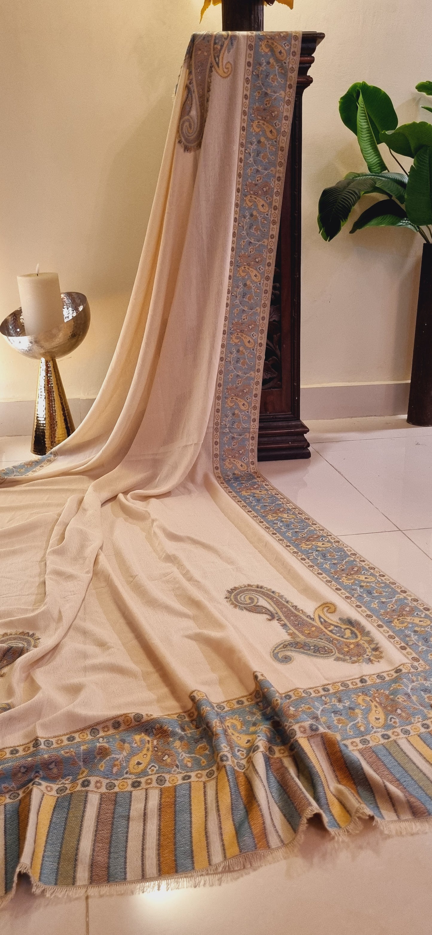 Soft pashmina kaani shawl