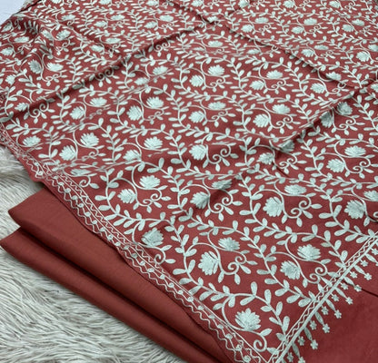 Embroidered suit: Pashmina