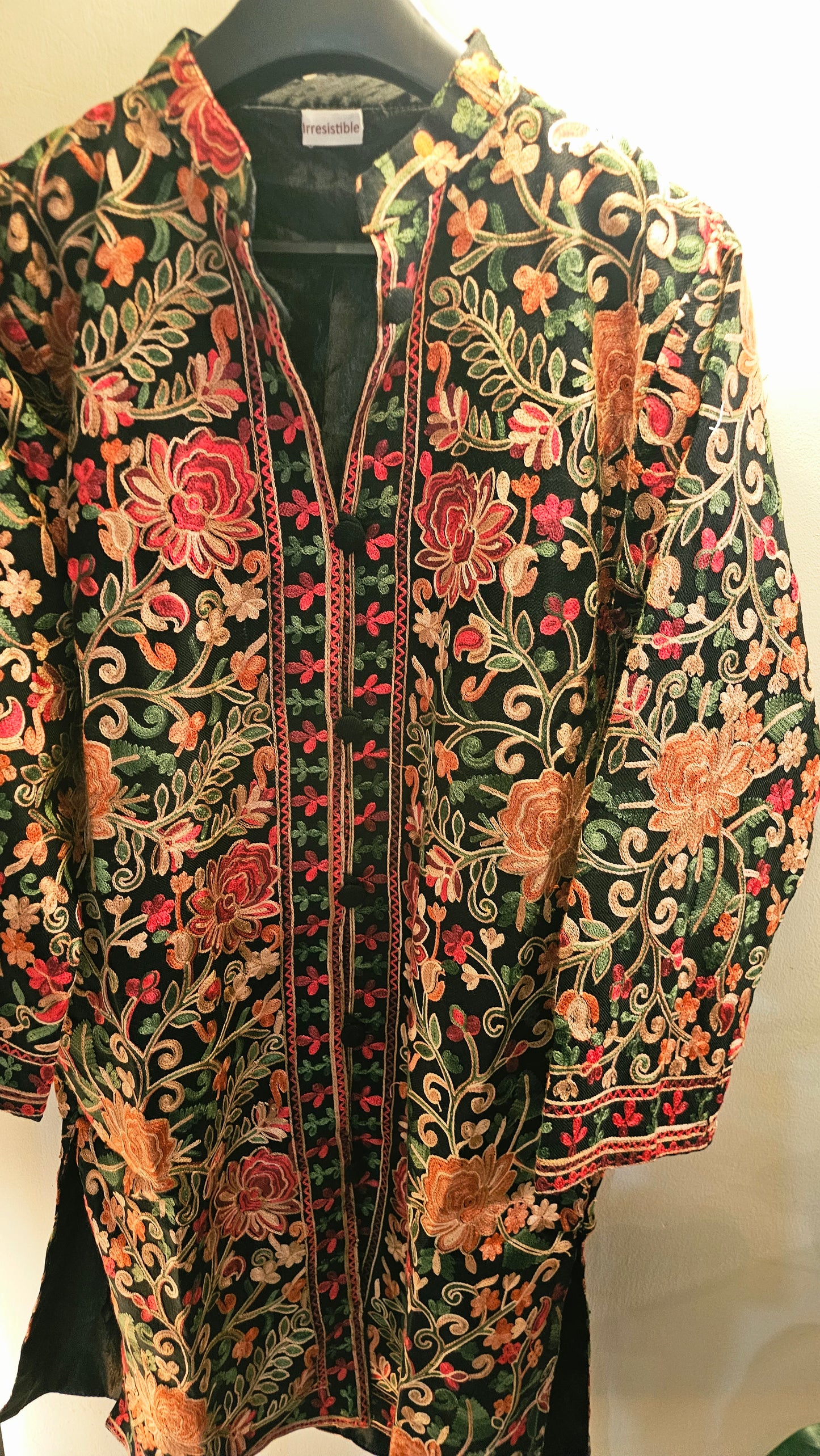 Embroidered coat: Pashmina