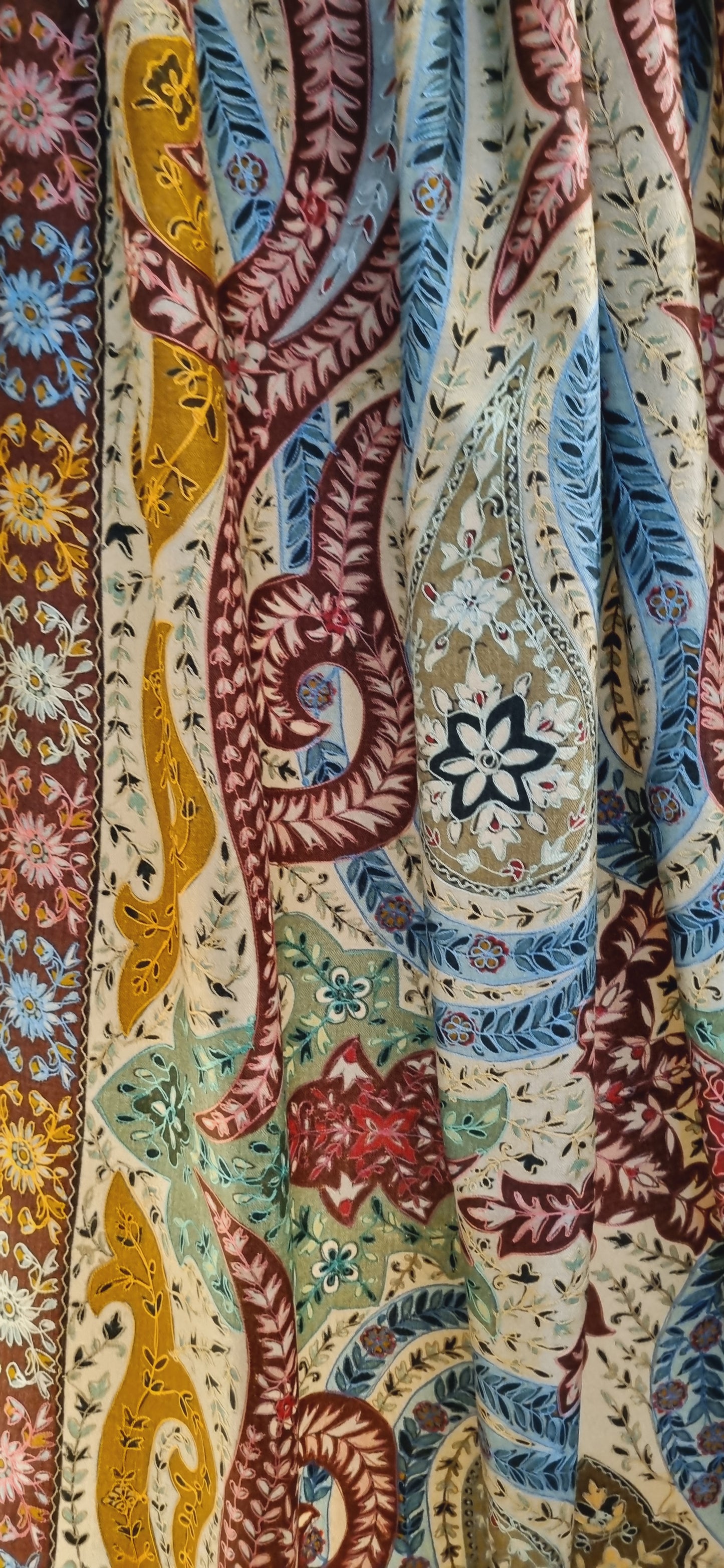 Reelkar embroidered pashmina